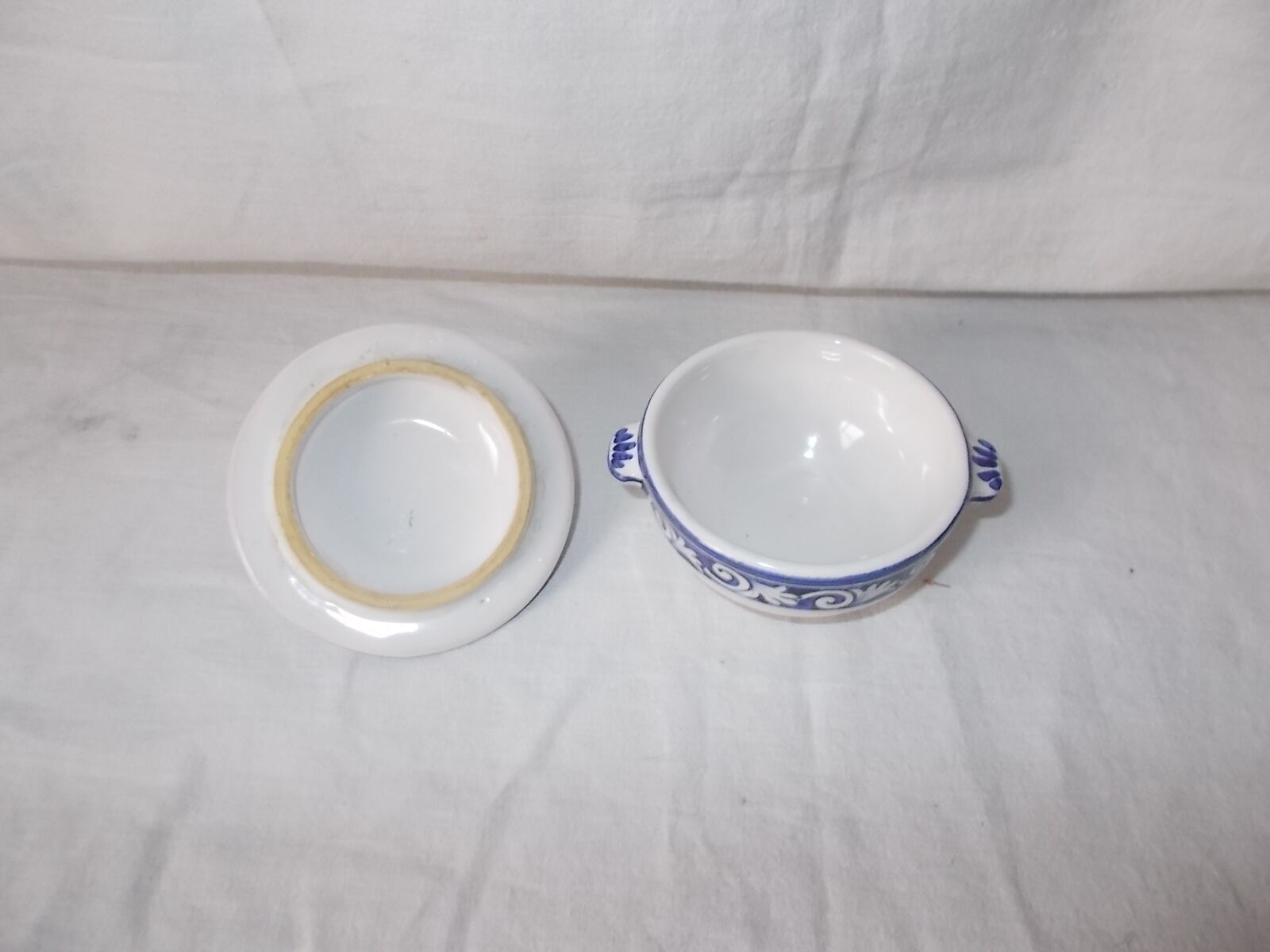 Round box in old Rouen faience