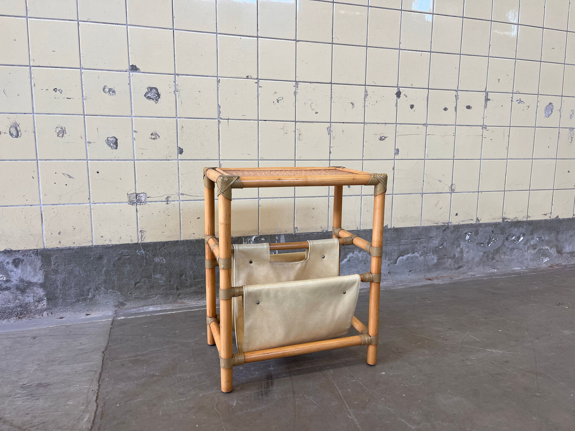Porte-revues en bambou vintage