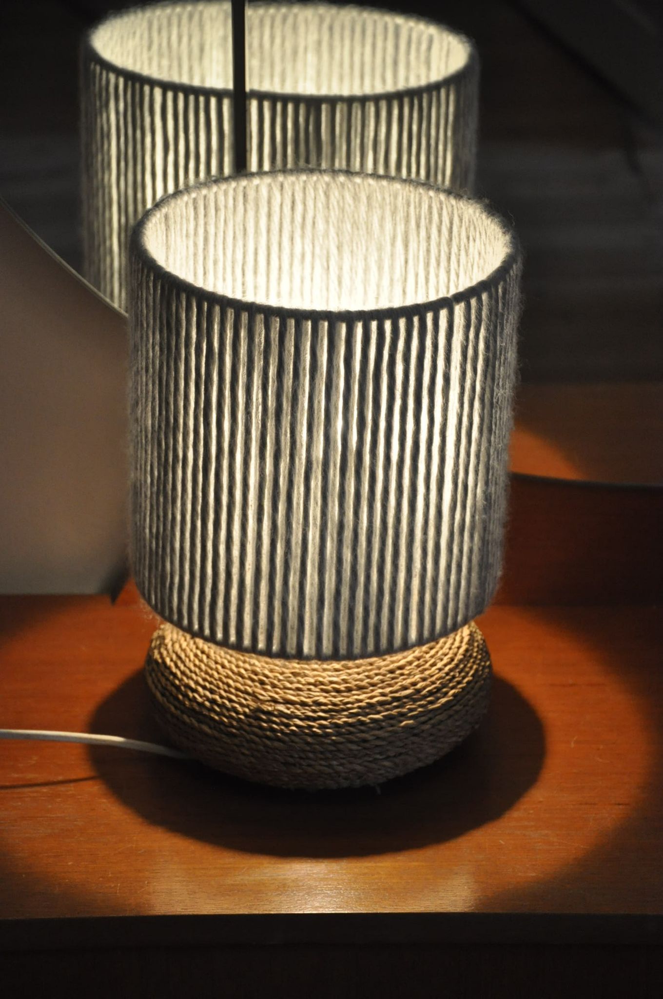 Lampe rafia et laine