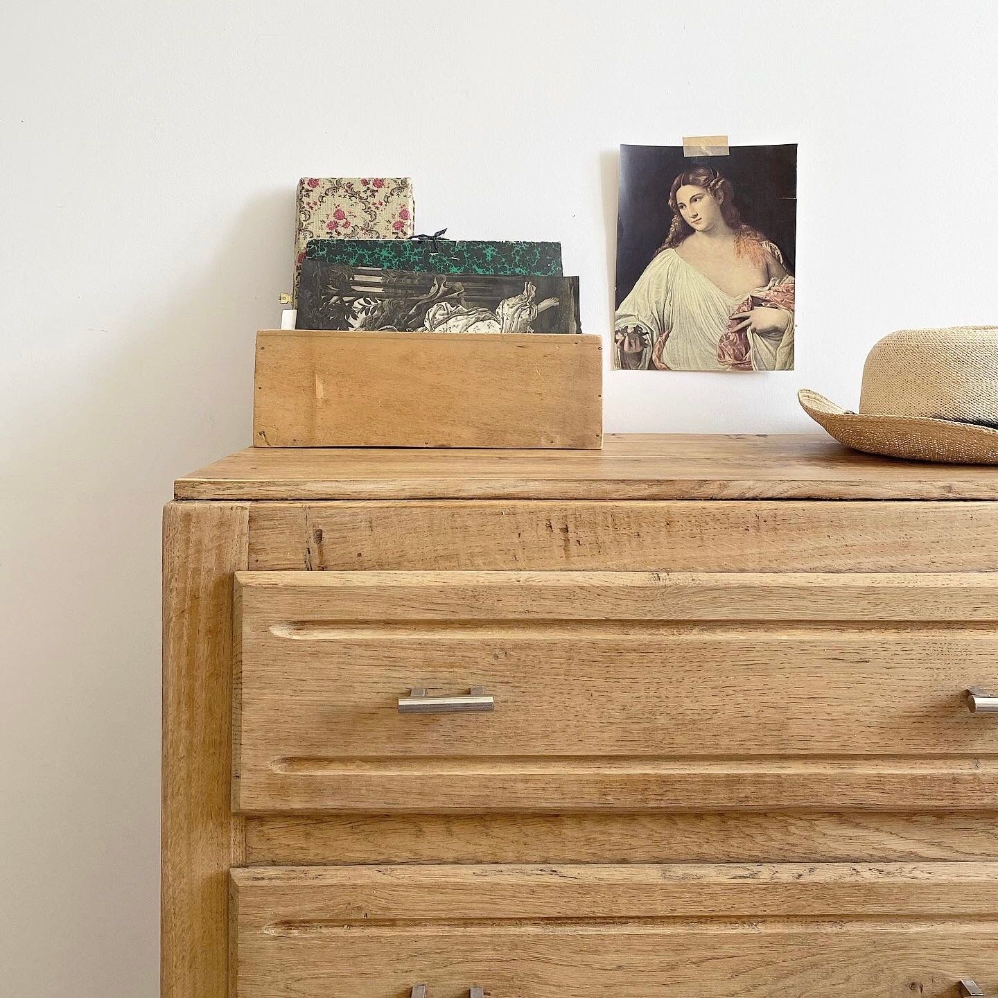 Art Deco chest of drawers