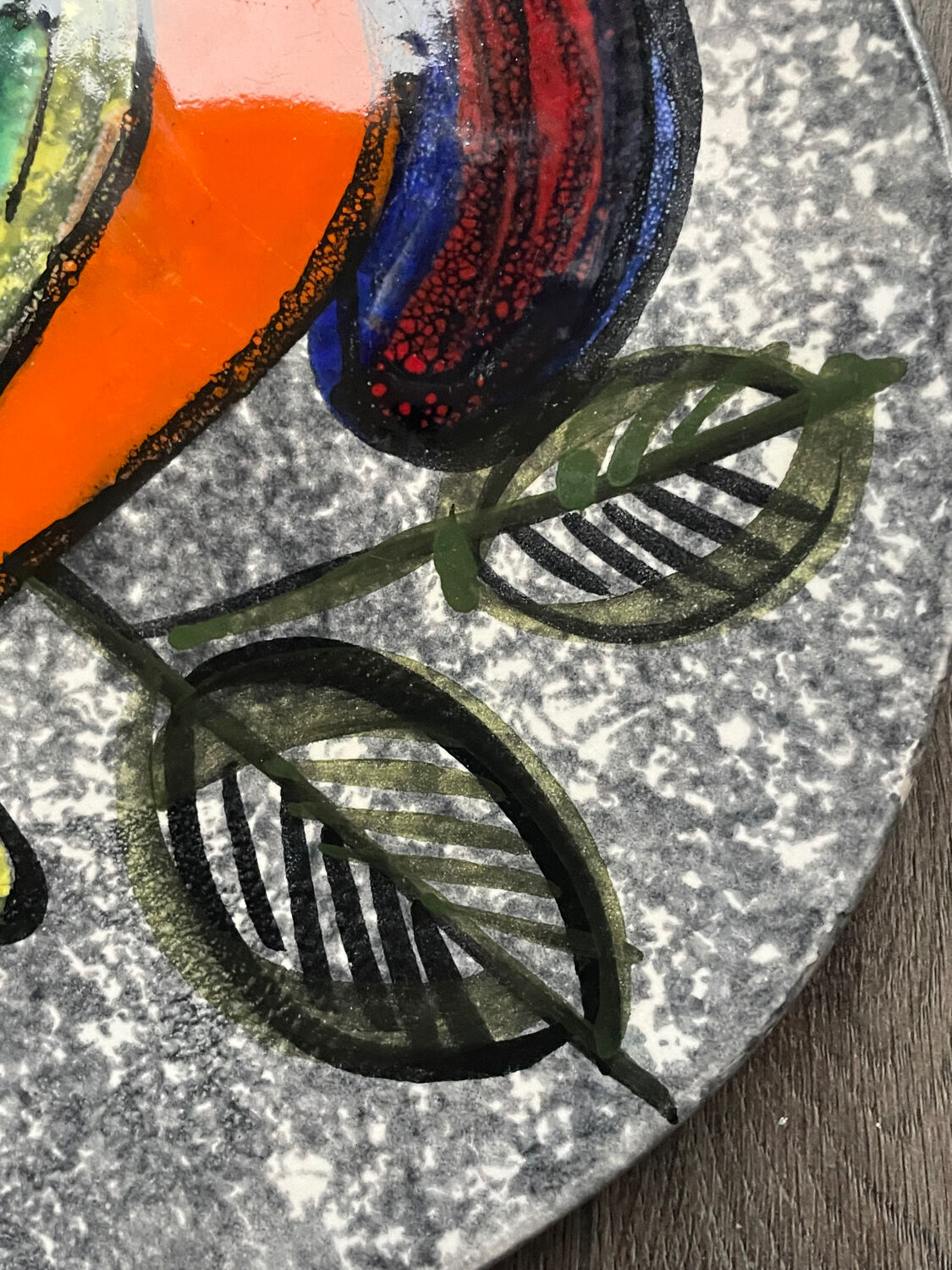 Set of 6 hand-painted ceramic plates – Modernist style