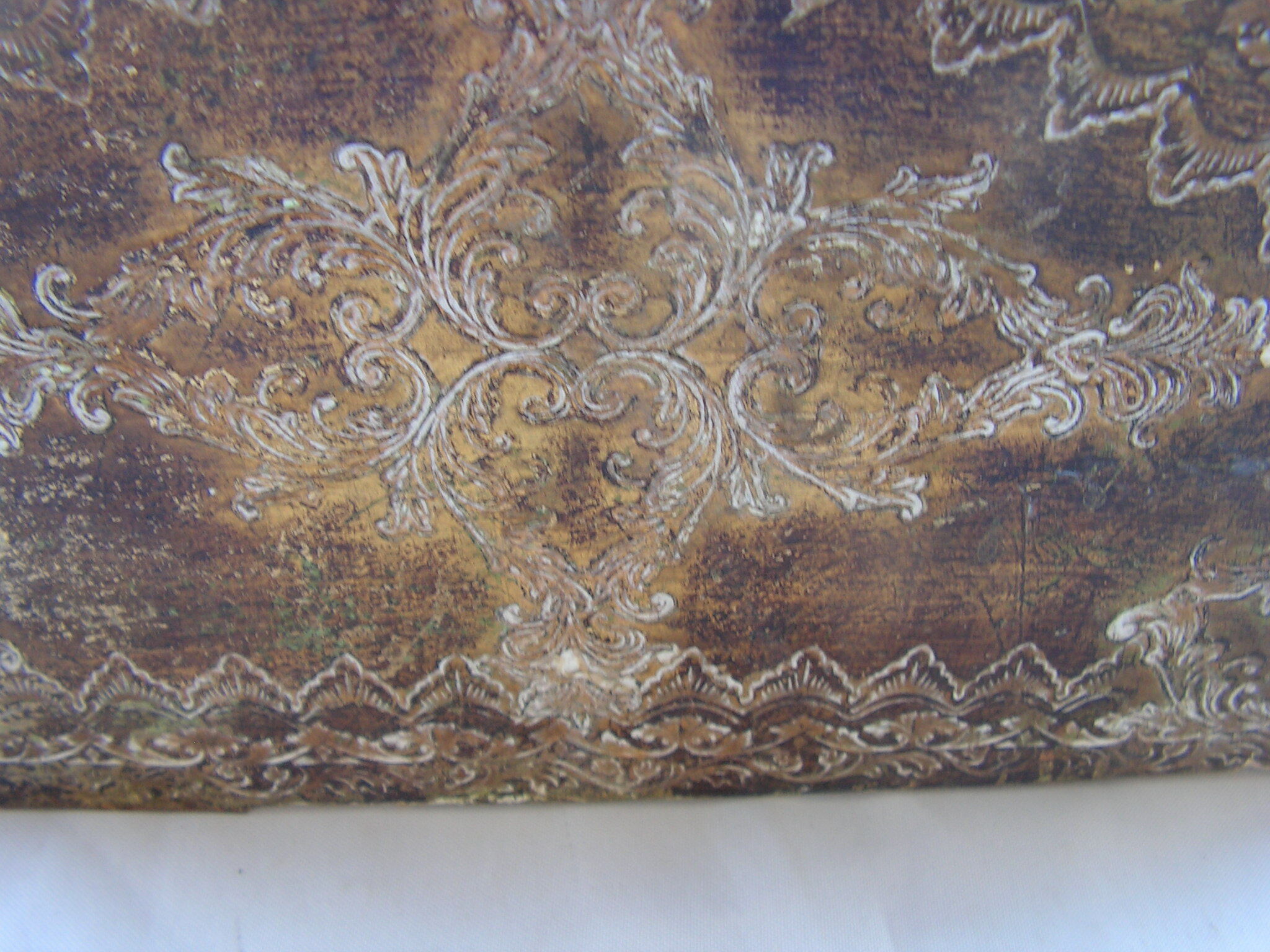 Console in stucco glod