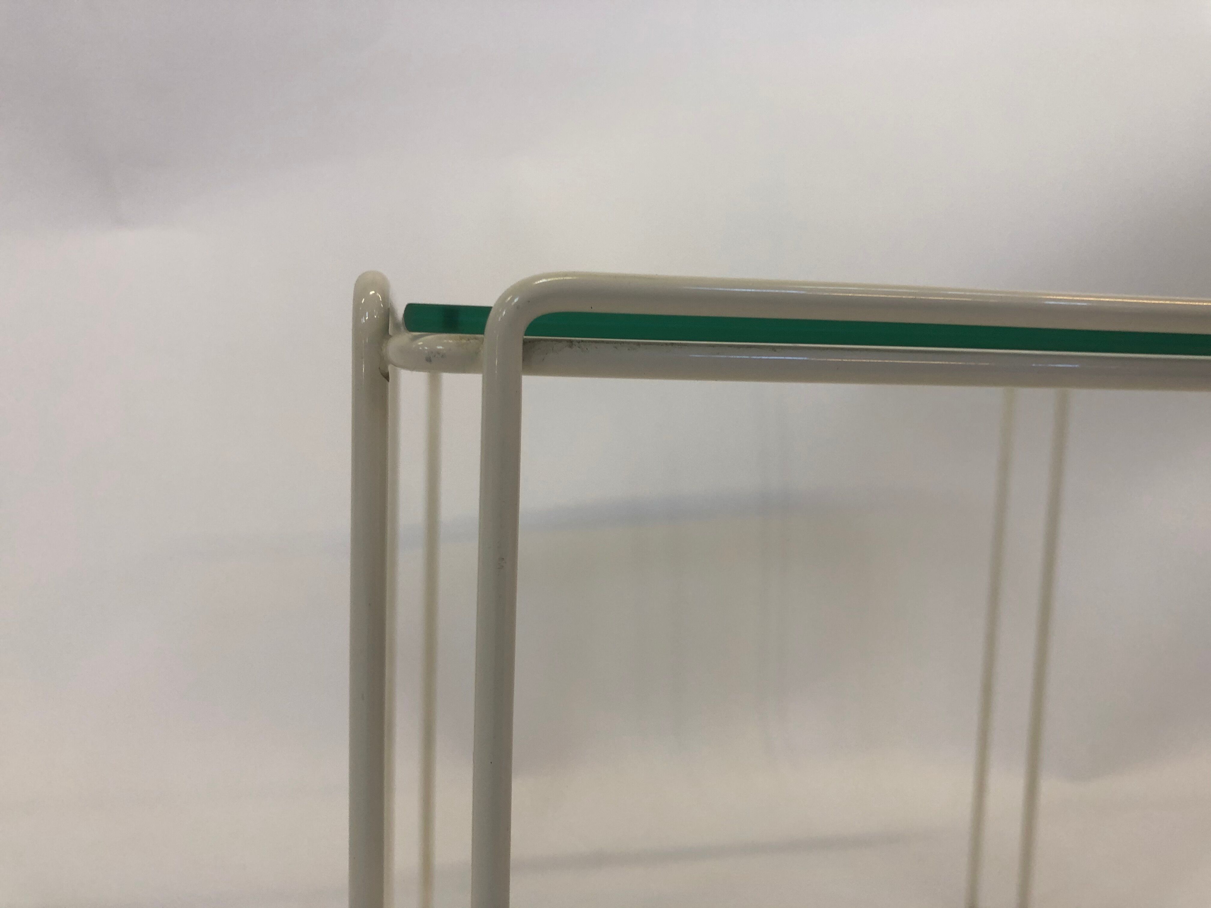 Tables design Max Sauze éditées par Isocèle