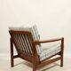Fauteuil vintage, coussins à carreaux neufs, état d'origine du bois des années 1970
