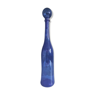 Carafe Biot en verre bleu de Perse