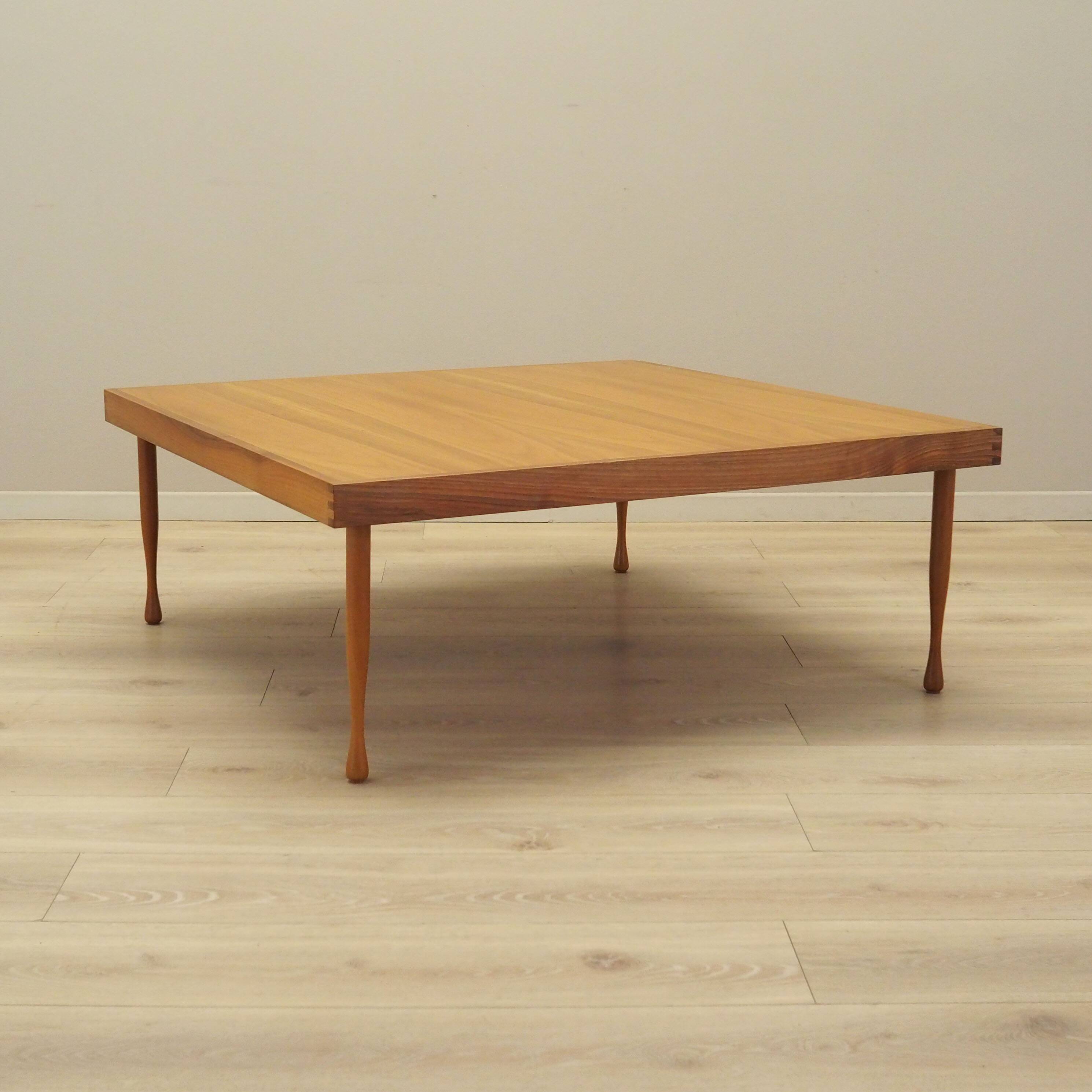 Mahogany coffee table, Italian design, 1970s, production: Italy