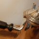 Cafetière ou chocolatière métal argenté ancienne Bourlet HB