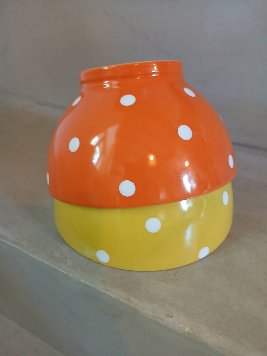 2 large polka dot bowls