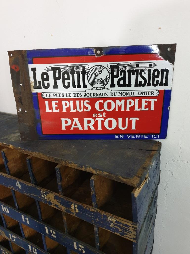 Le Petit Parisien enamelled plate