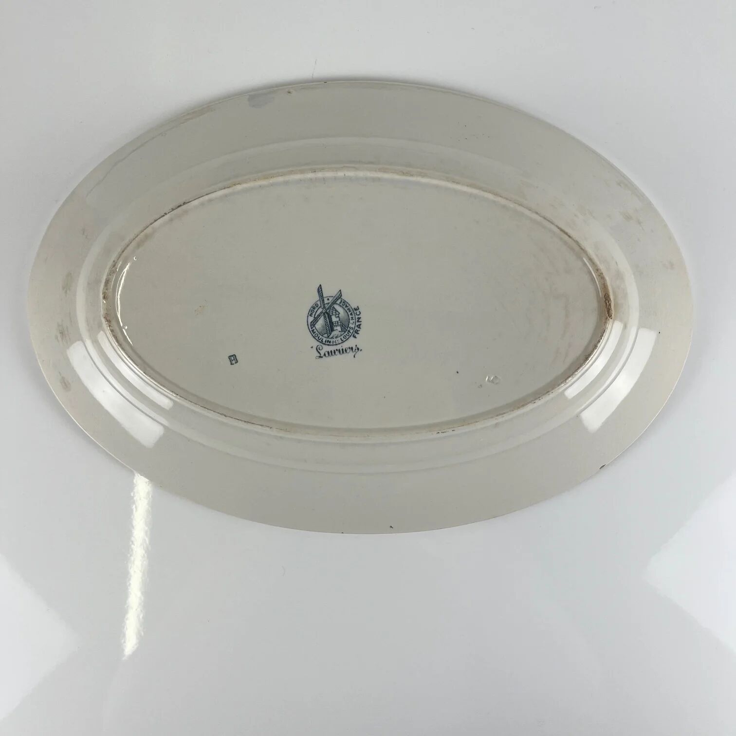 Large oval ironstone dish model "Laurels" by Moulins des Loups - Hamage, 1900