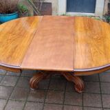 Extensible Napoleon III table in walnut, late 19th century.