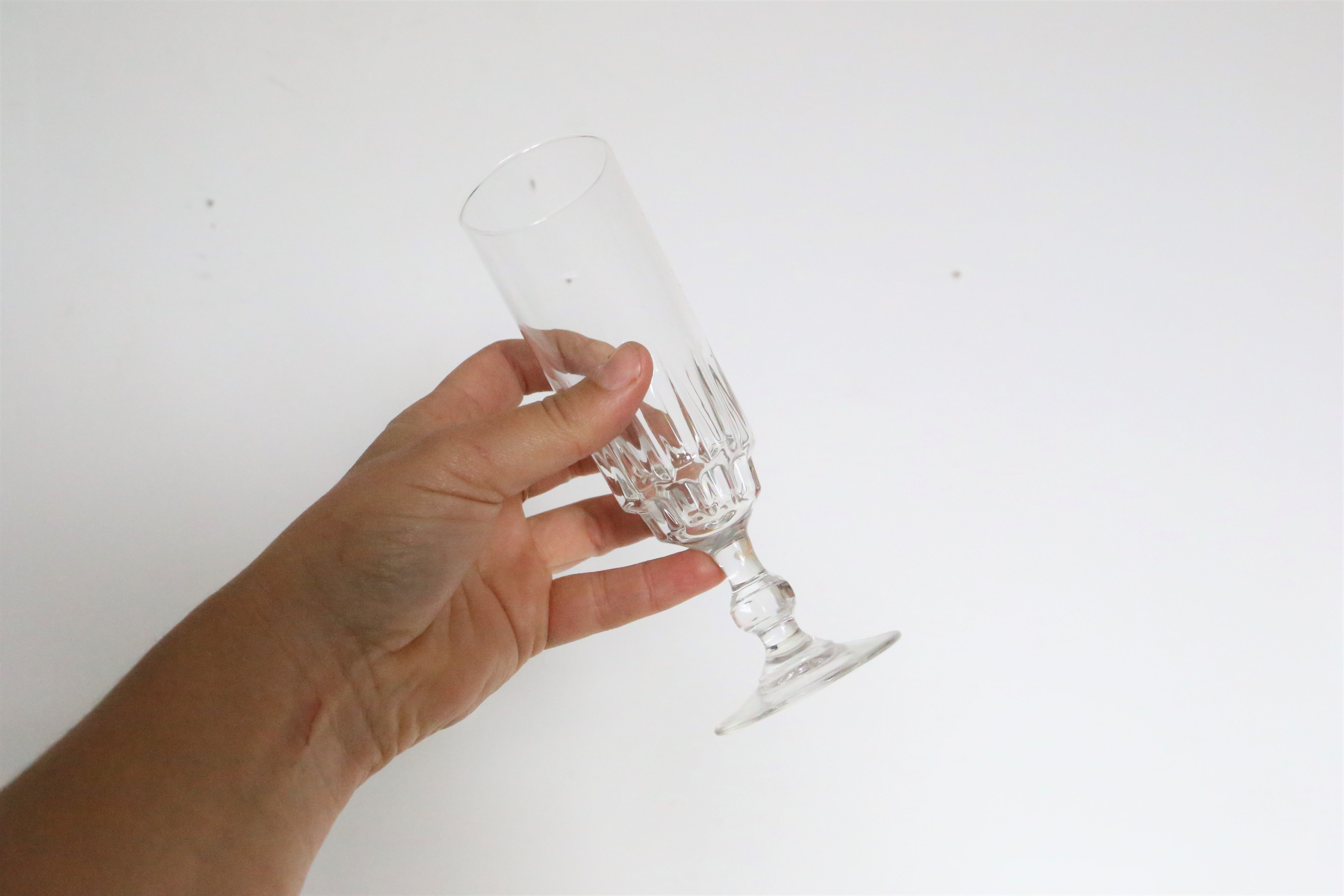 Ensemble de 7 flutes à champagne, verre, vintage