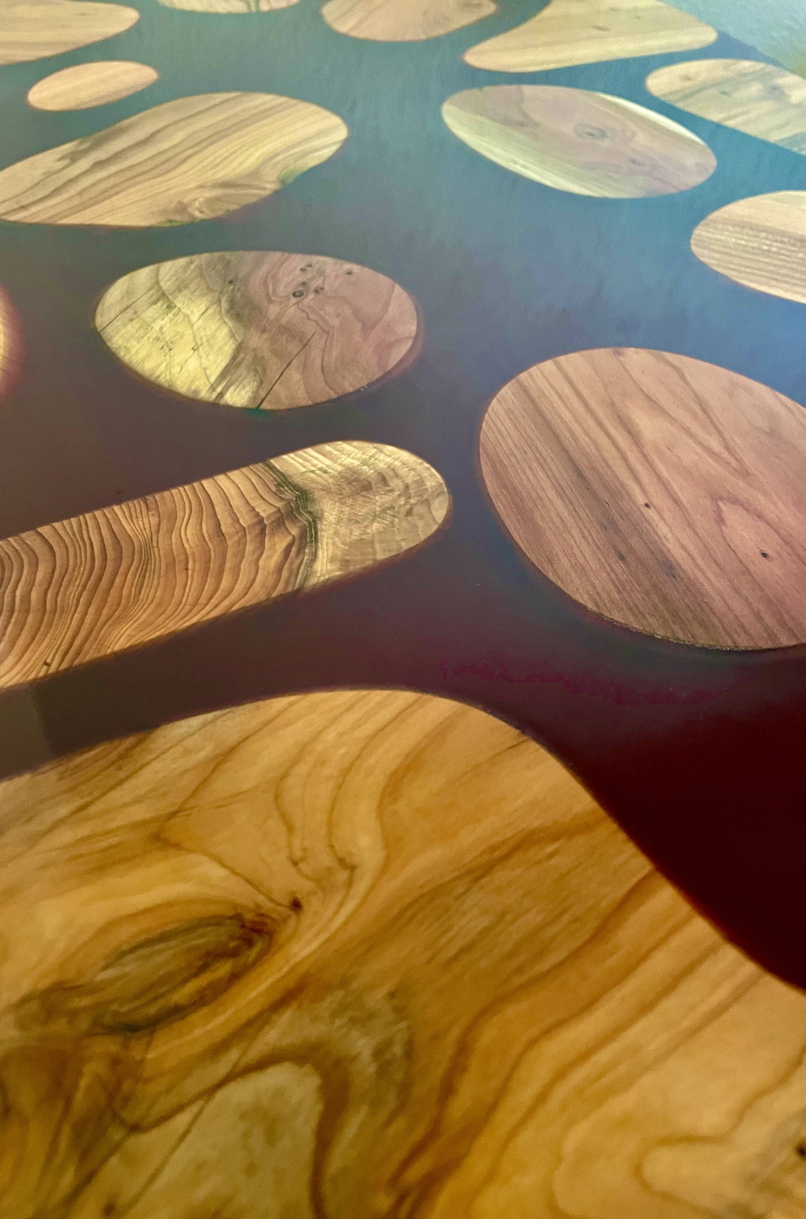 Coffee table, 70s design, Artist: "Vino Di Travolta", wood and resin