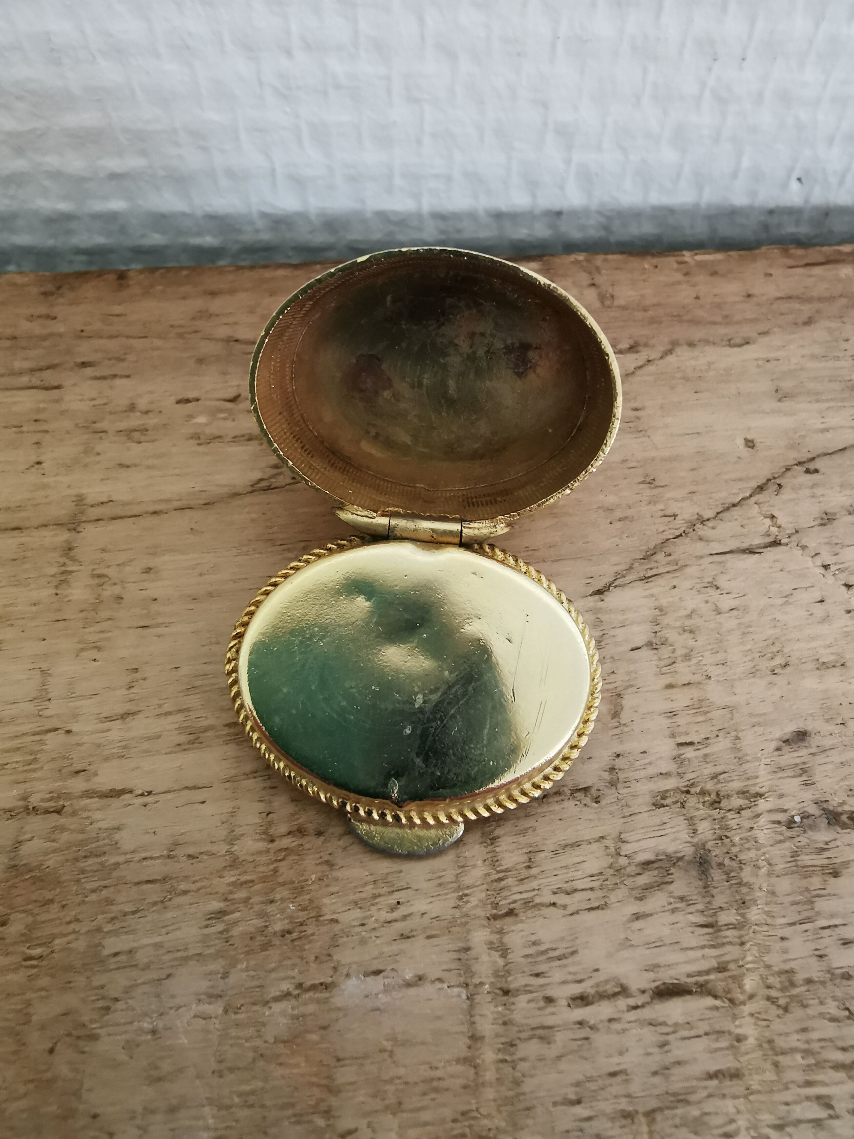 Vintage pillbox
