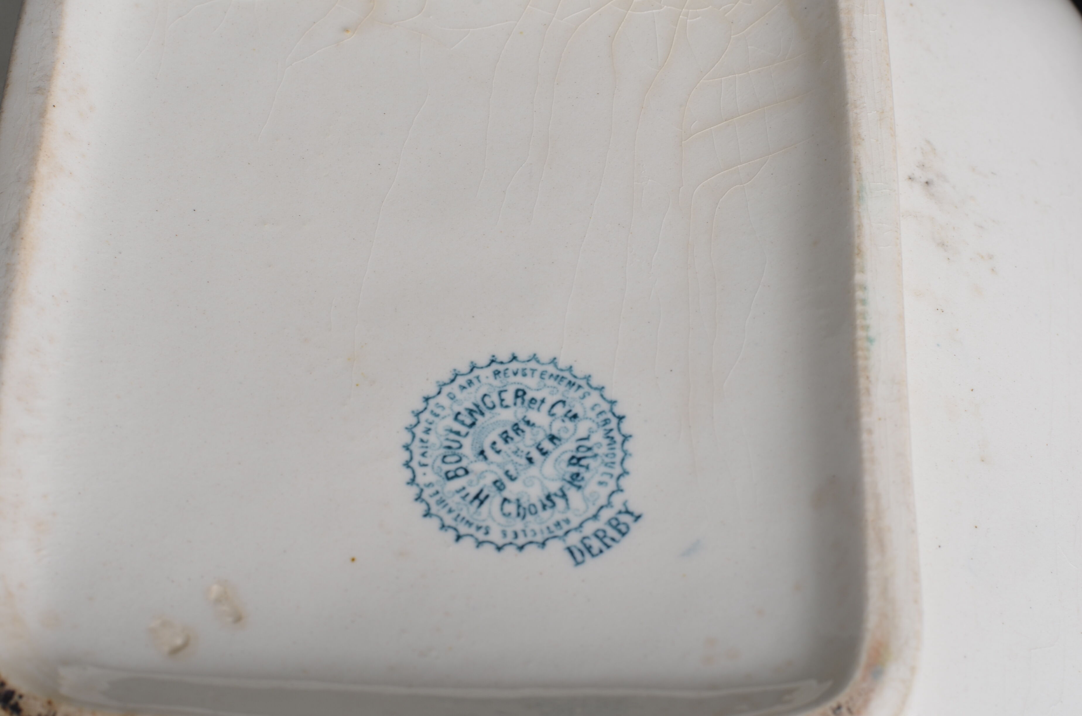 Rectangular tureen iron earth