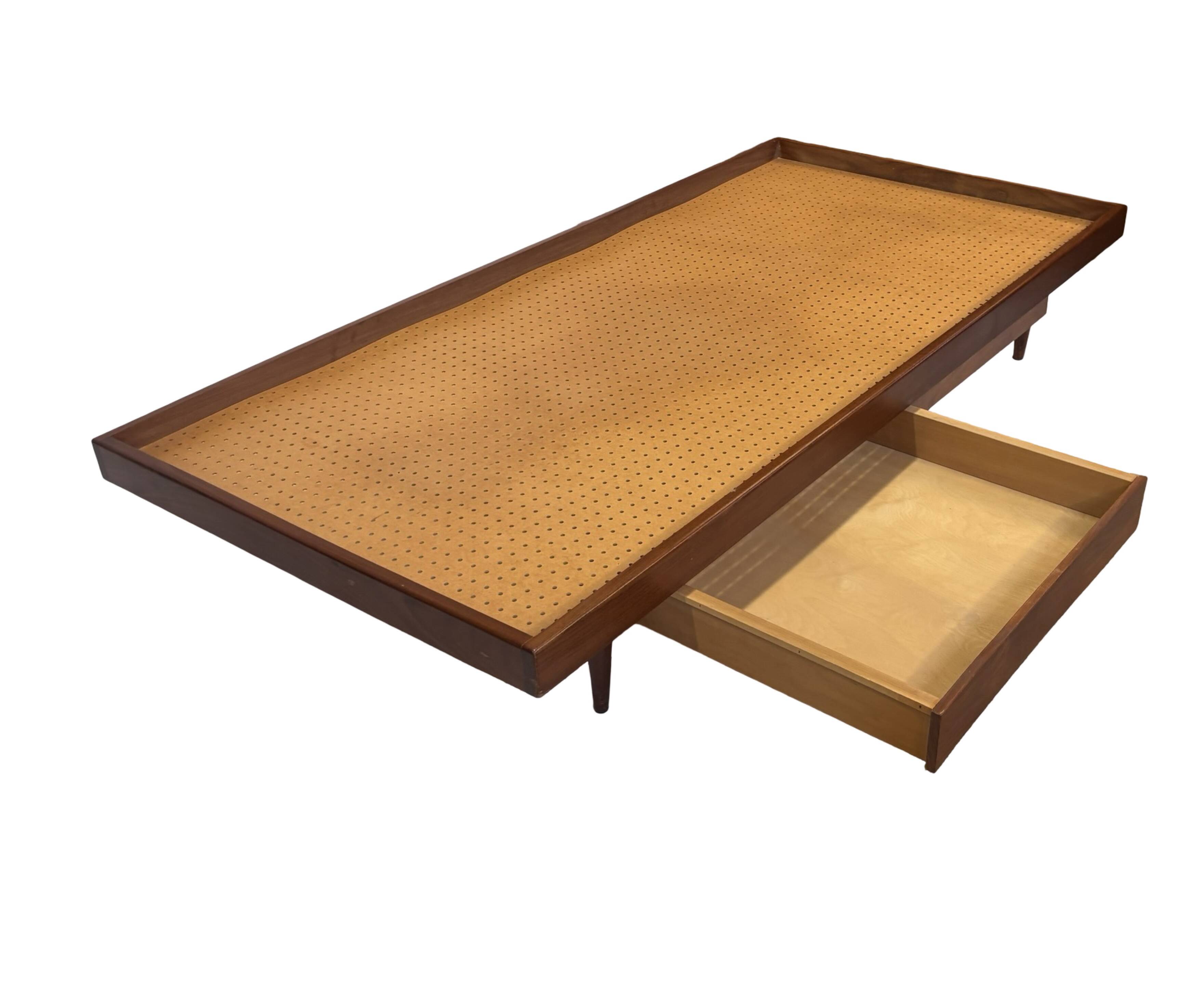 Vintage mid century daybed in teak design with drawers