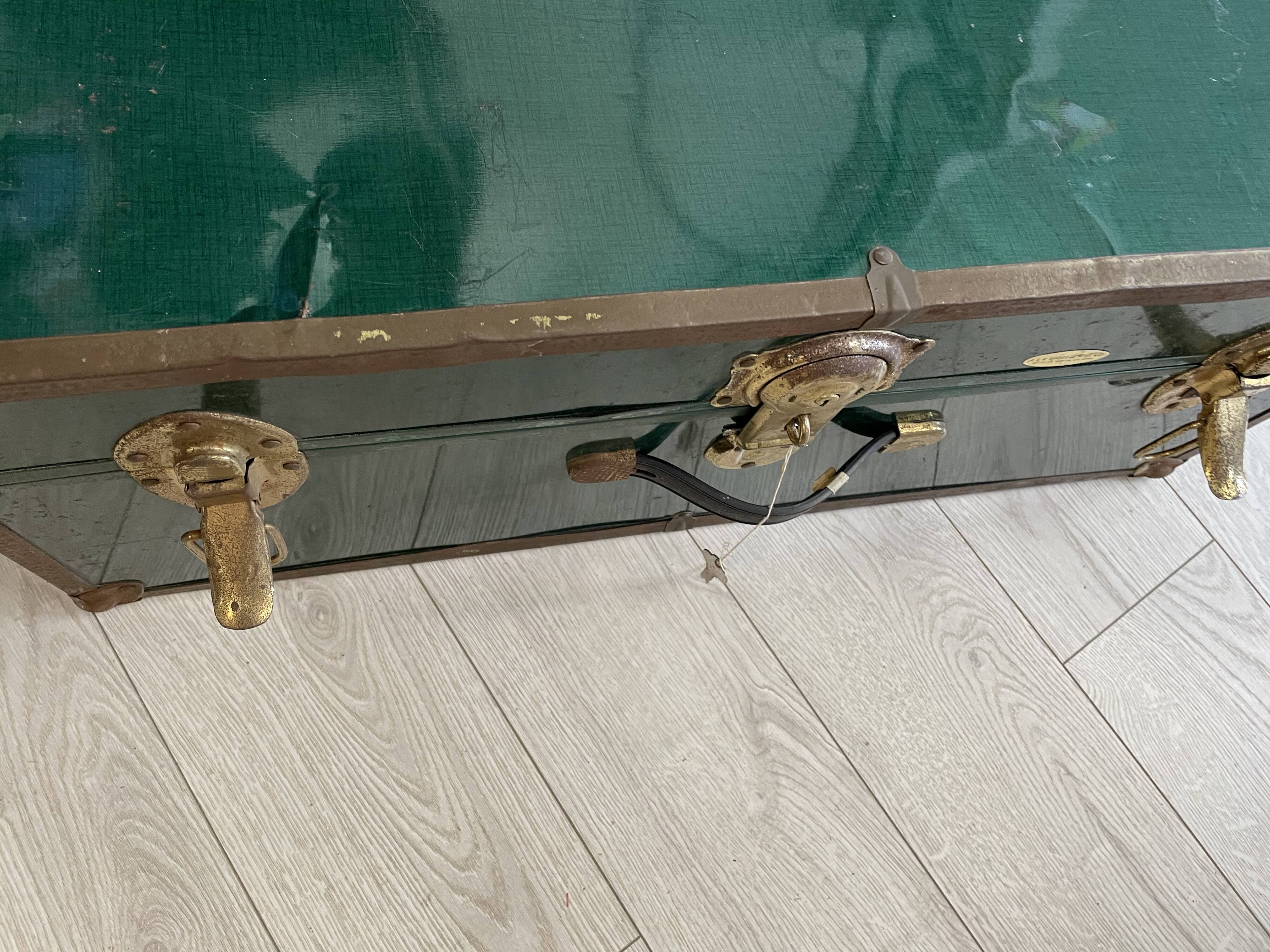 Green vintage suitcase A&R Luggage MFG GO