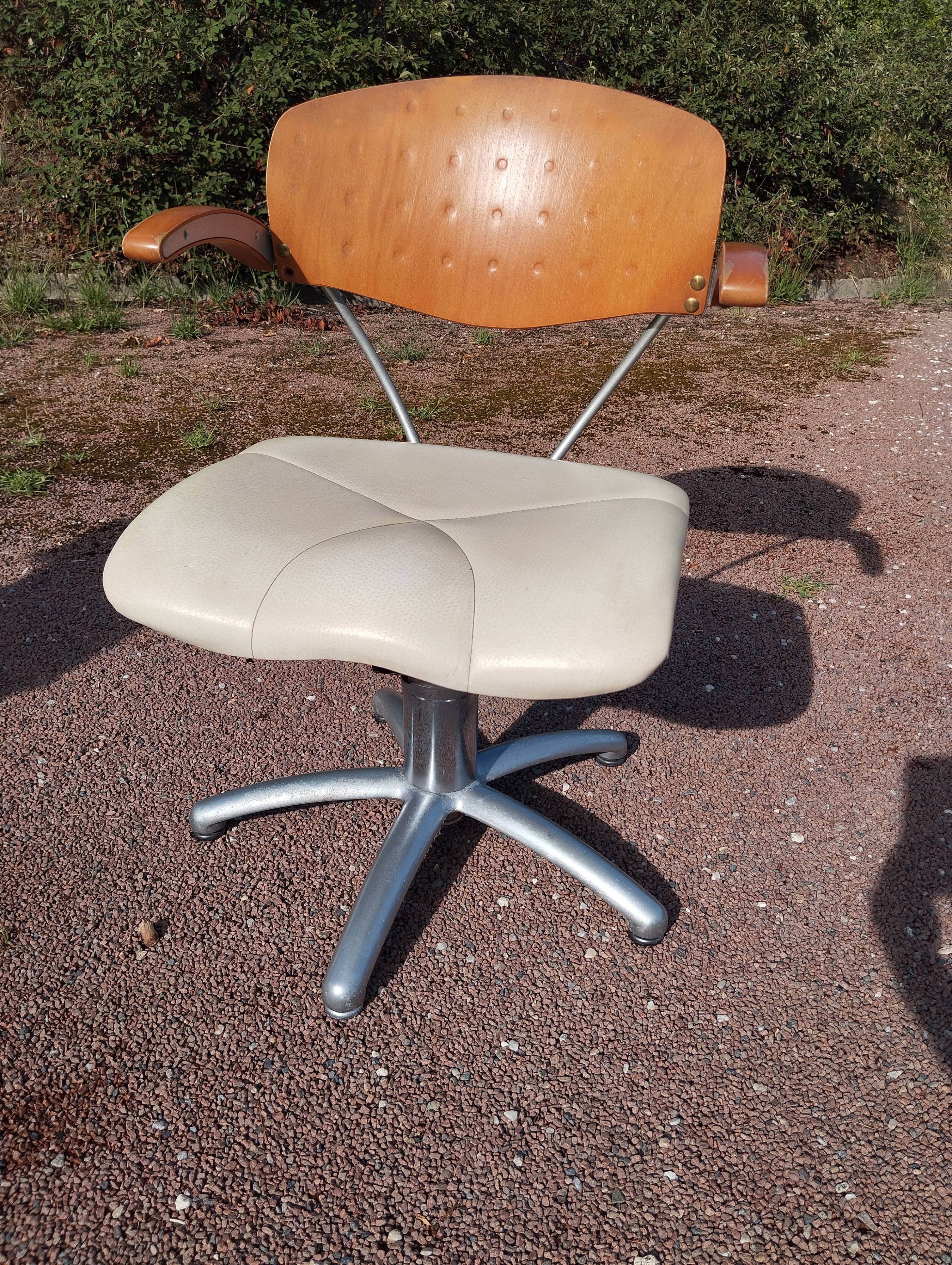 Hairdresser's chair