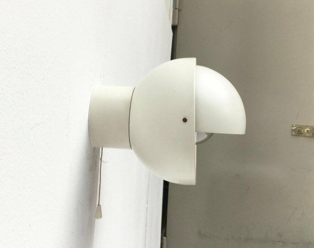 Mid-century Dutch space age wall lamp by Radboud Van Beekum for Raak, 1960s.