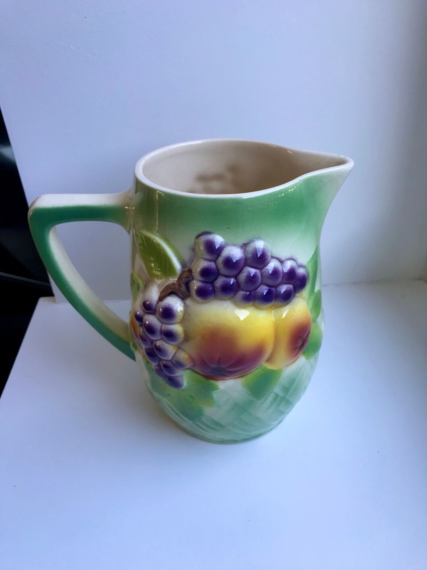 Slurry pitcher Saint-Clément Made in France early twentieth century