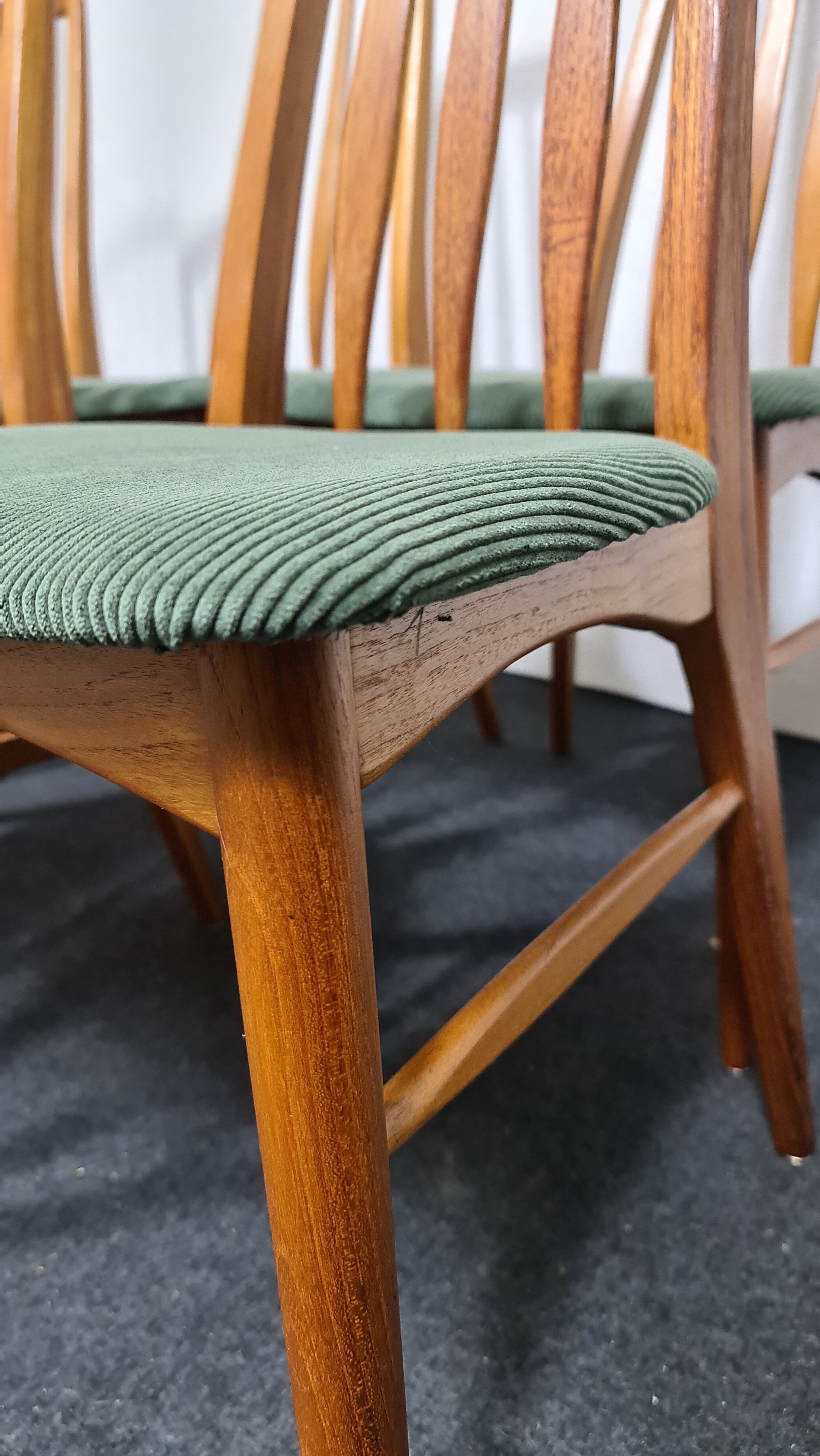 Ensemble vintage de chaises à manger en teck par Niels Koefoed pour Koefoed Hornslet