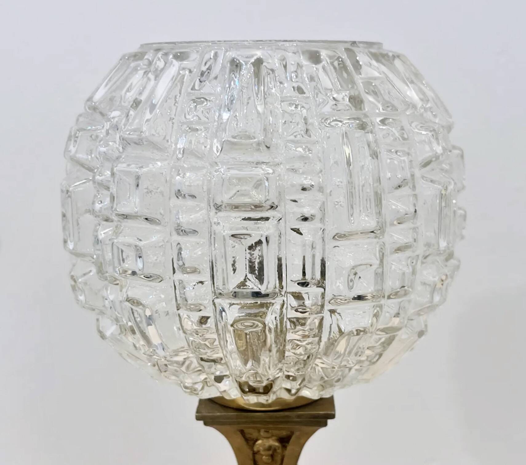 lampe chandelier en bronze doré XIXe avec globe en verre pointe de diamant