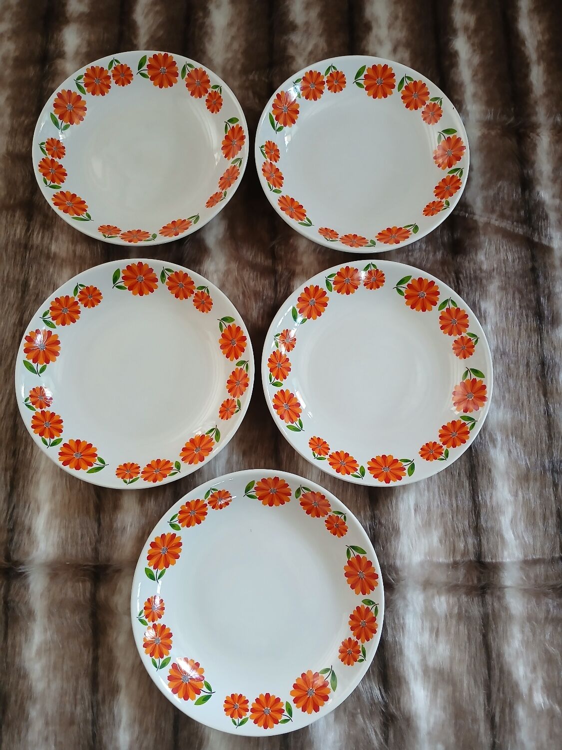 5 vintage deep plates Moulin des Loups