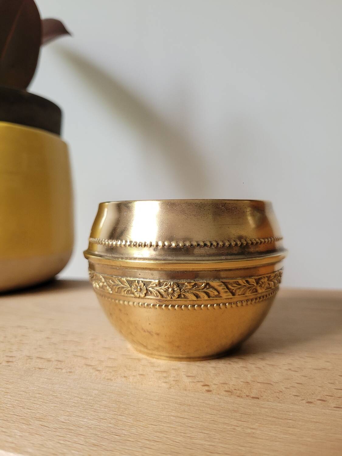 Small brass pot / vase