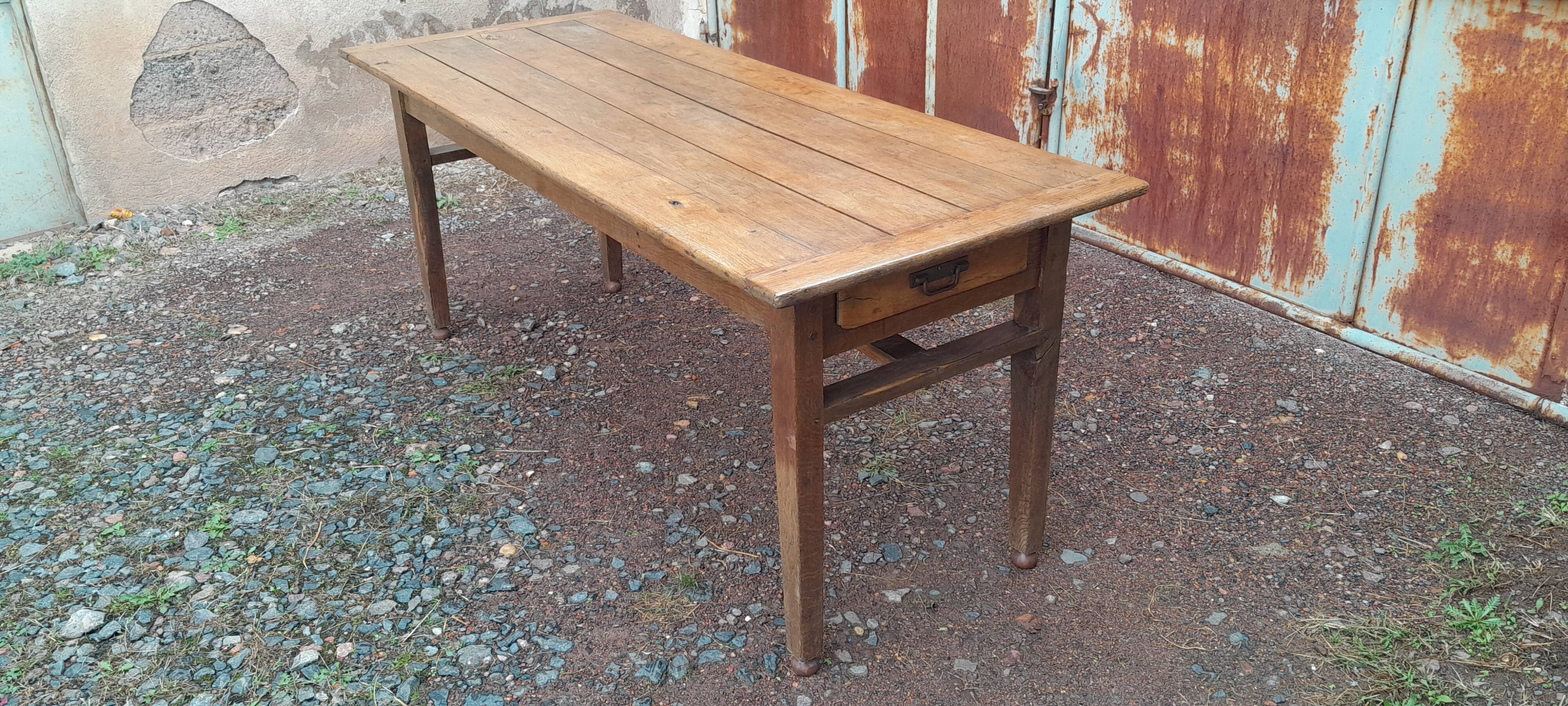 Oak kneading farm table