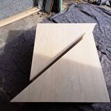 Table basse triangle travertin.