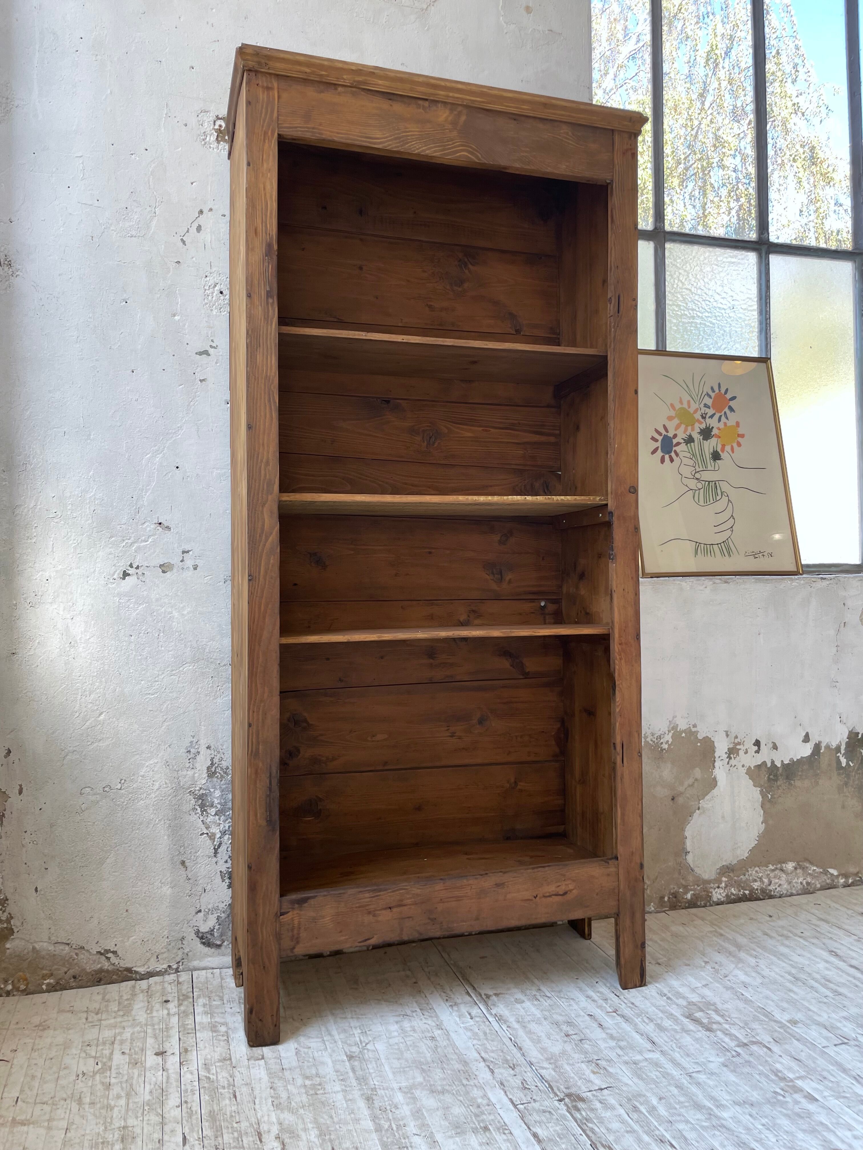 Library bonnetière pine