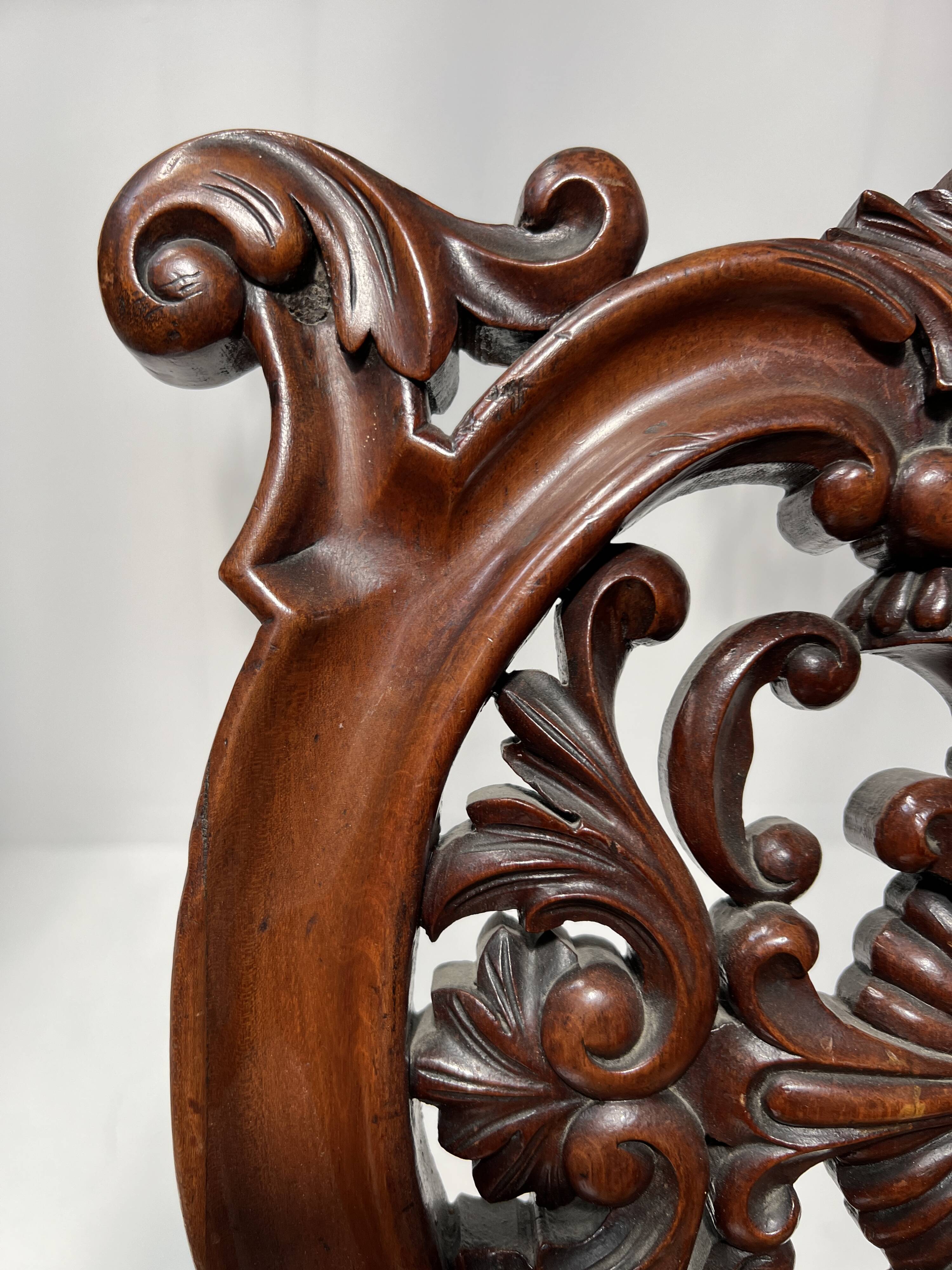 Napoleon III period armchair in carved mahogany, 19th century.