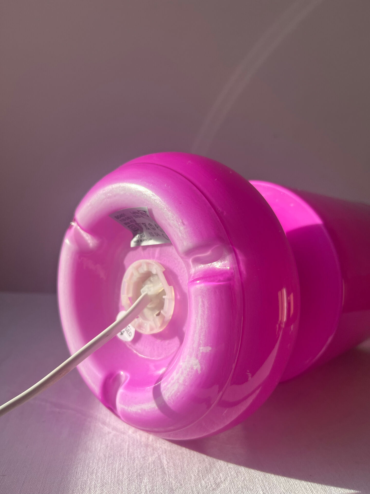 Lampe à poser LYKTA rose fuchsia, IKEA vintage