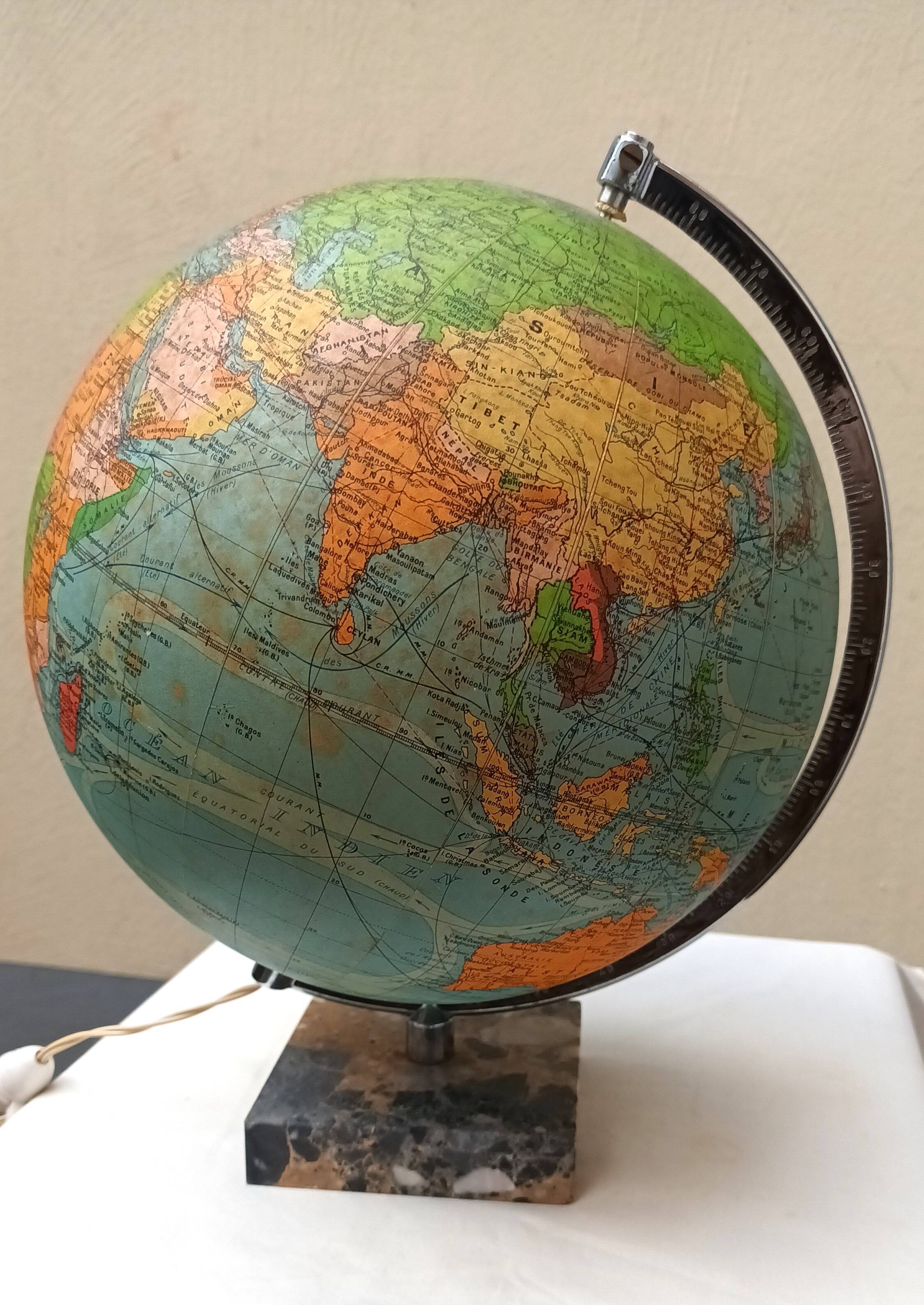 Illuminated terrestrial globe Perrina from the 1950s/60s.