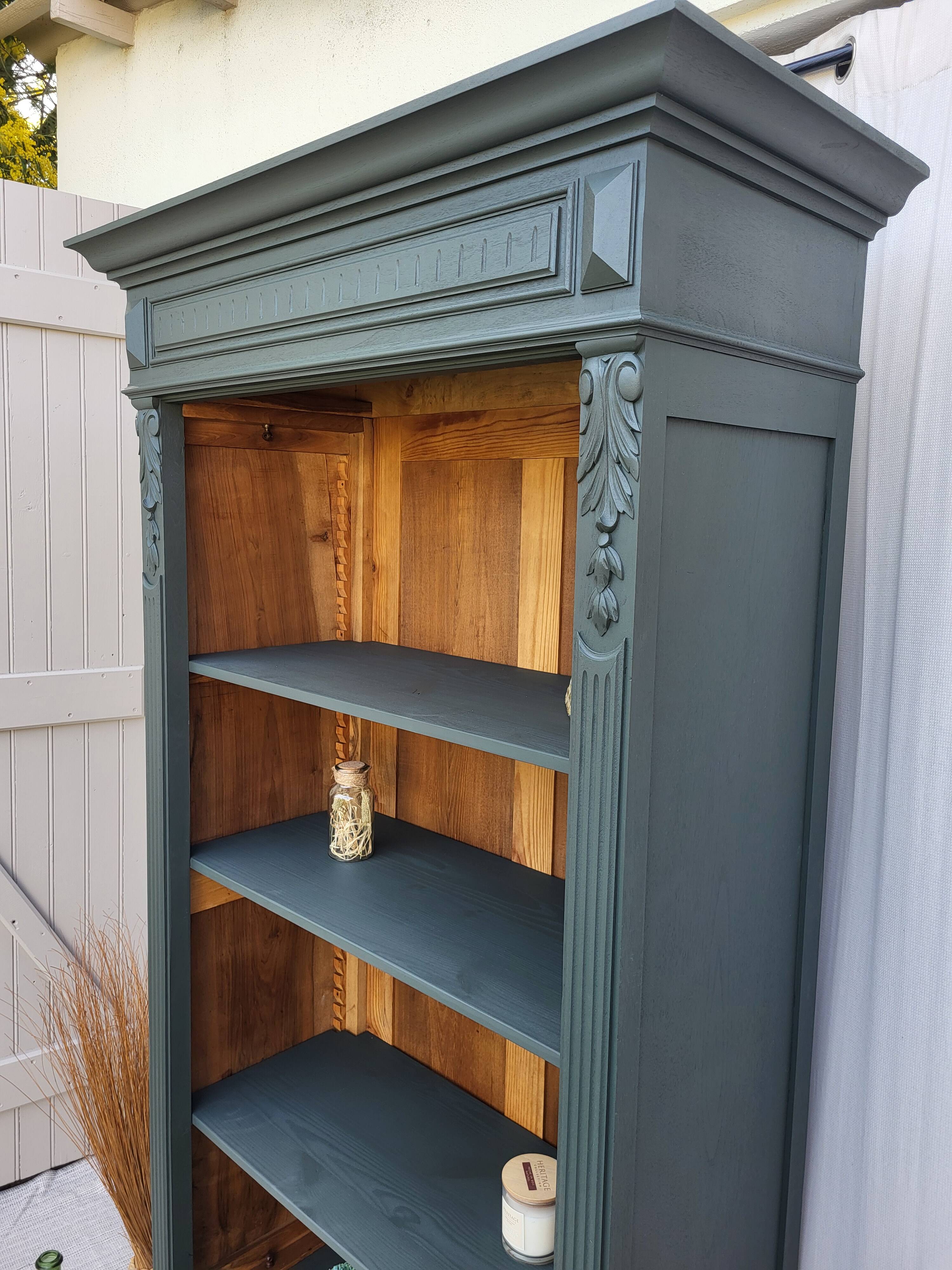 Bookcase / Shelf