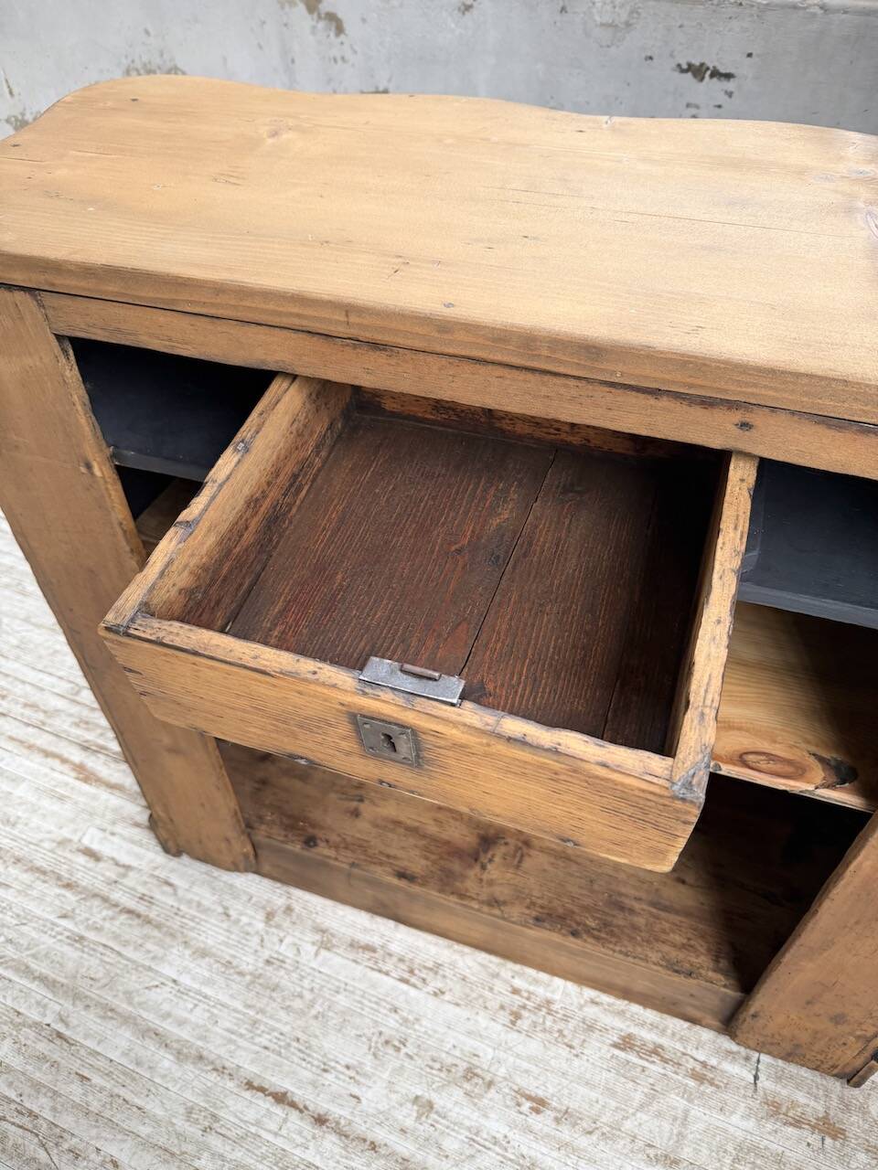 Floral 1920s trading counter