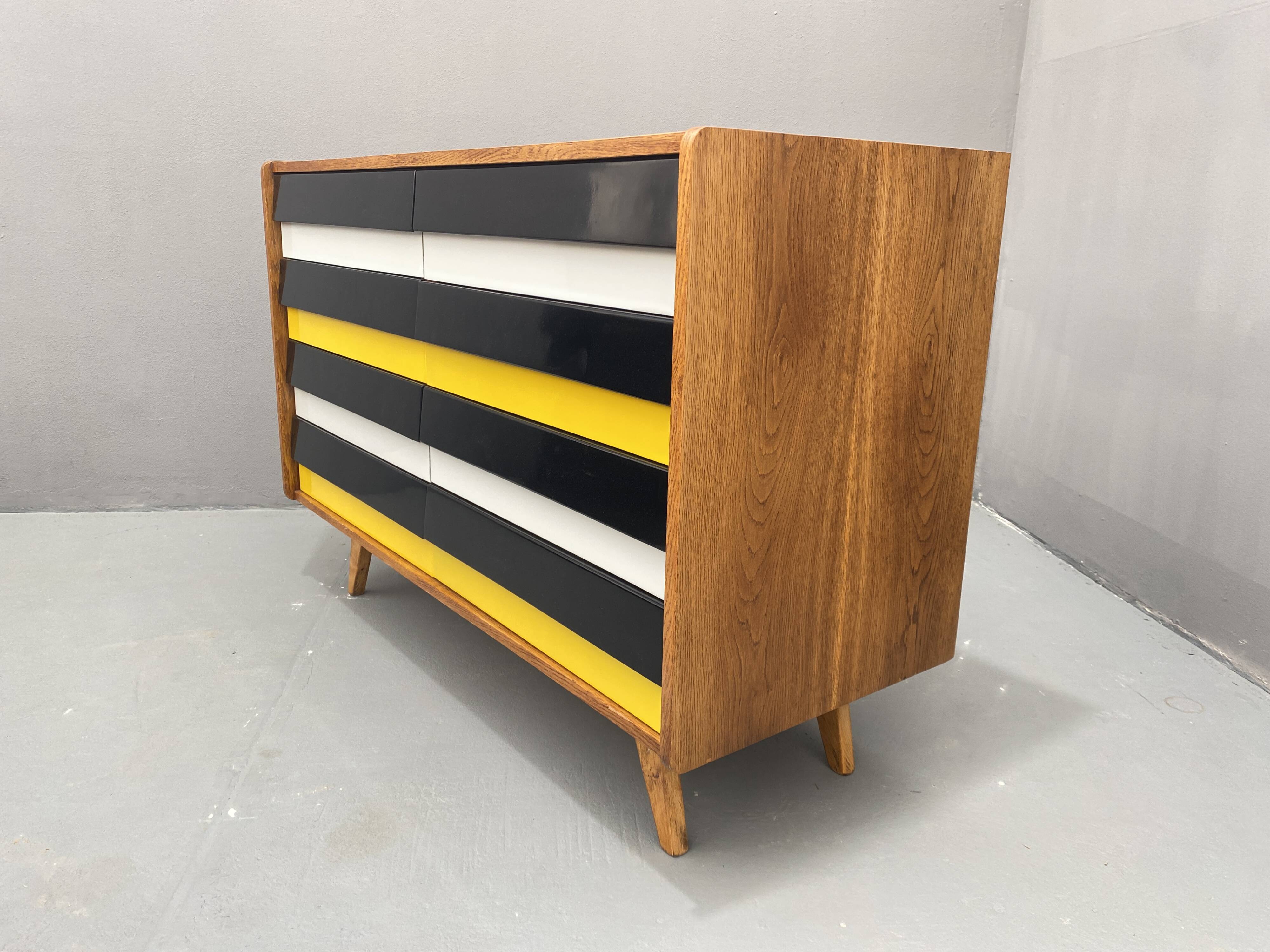 Commode à tiroirs U-453 du milieu du siècle par Jiri Jiroutek, Tchécoslovaquie, années 1960