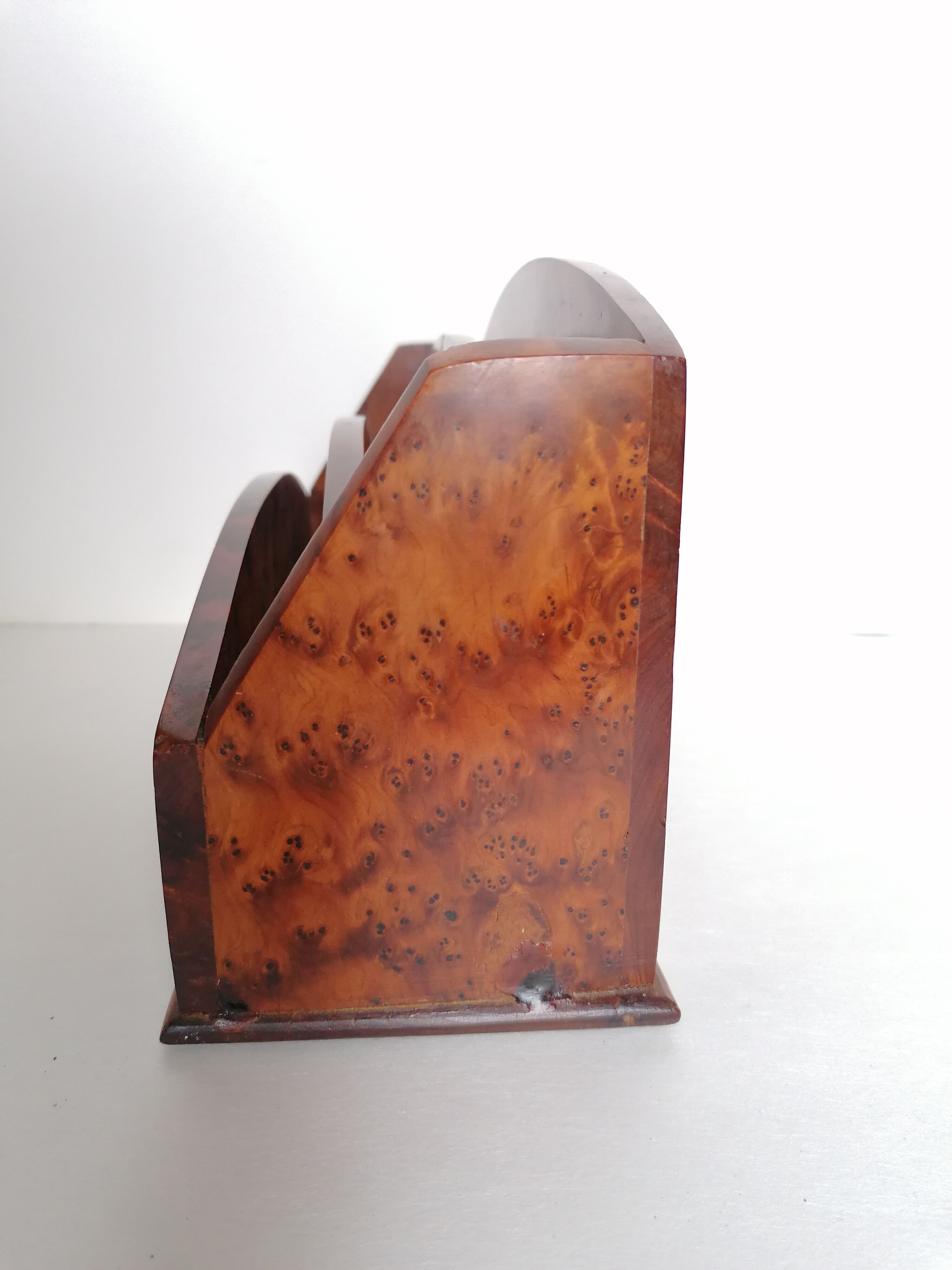 Letter holder thuja magnifying glass