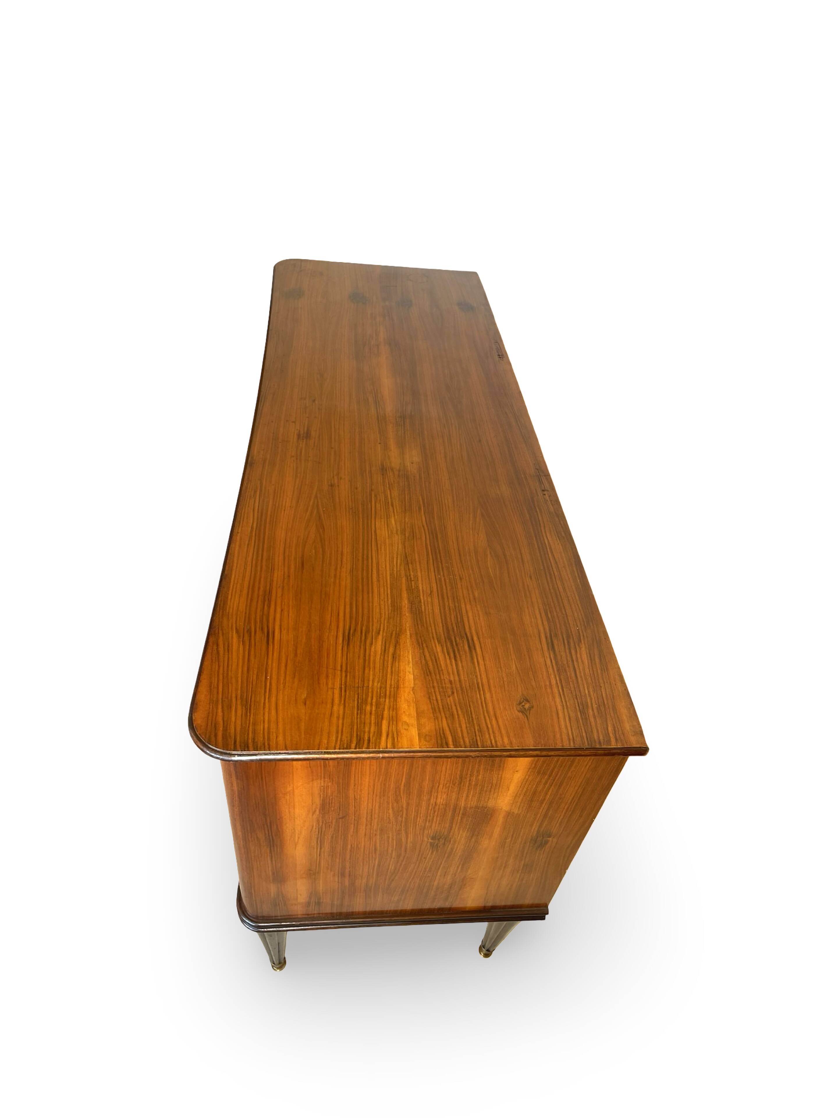 An Italian chest of drawers from the mid-20th century.