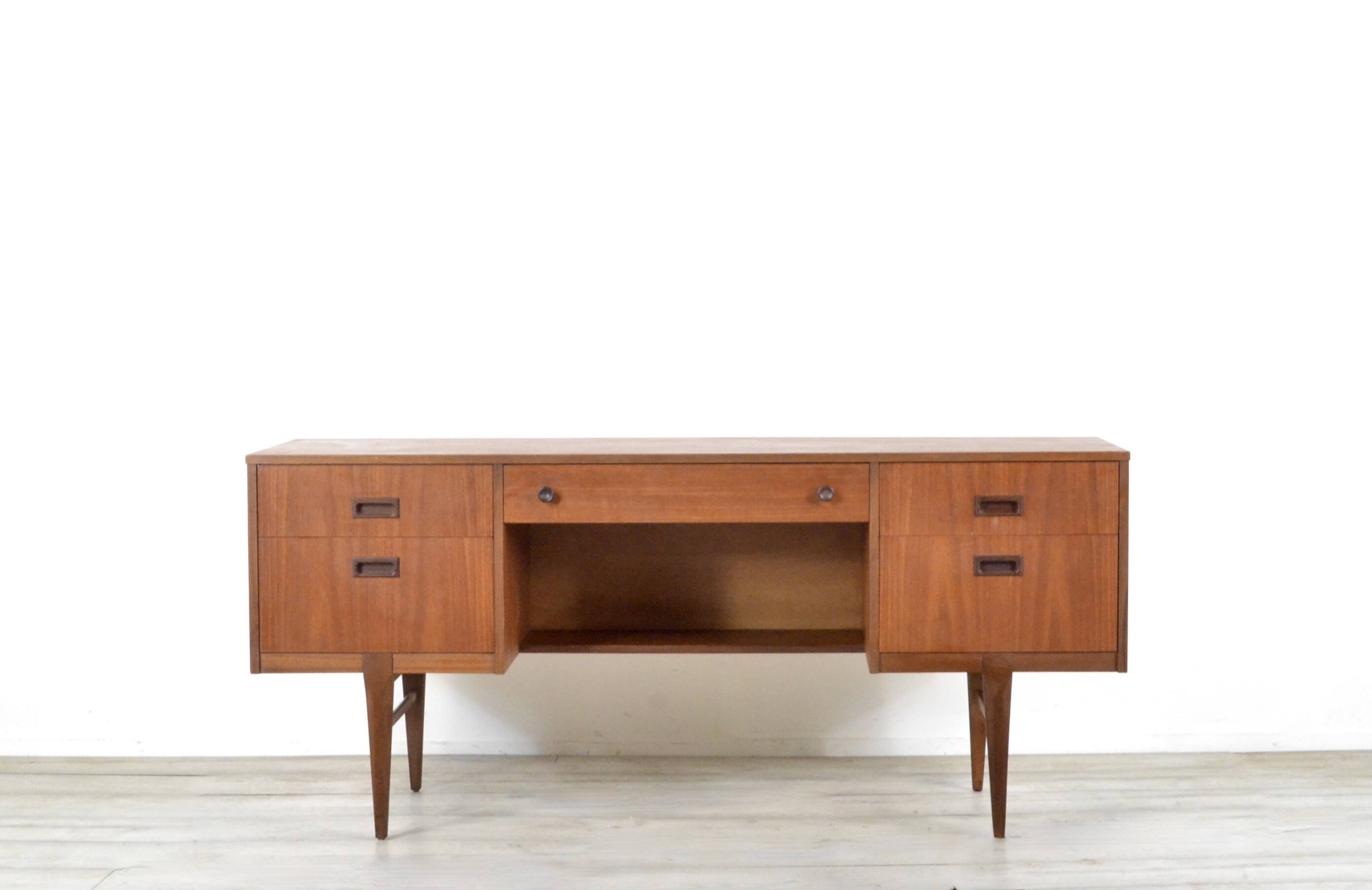 Bureau en teck danois du milieu du siècle, coiffeuse, tiroirs, buffet. Livraison. Vin