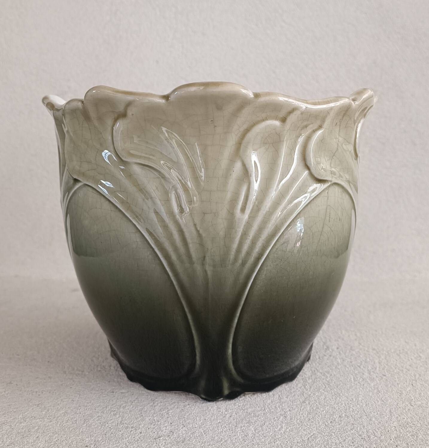 Art Nouveau Fives-Lille flowerpot