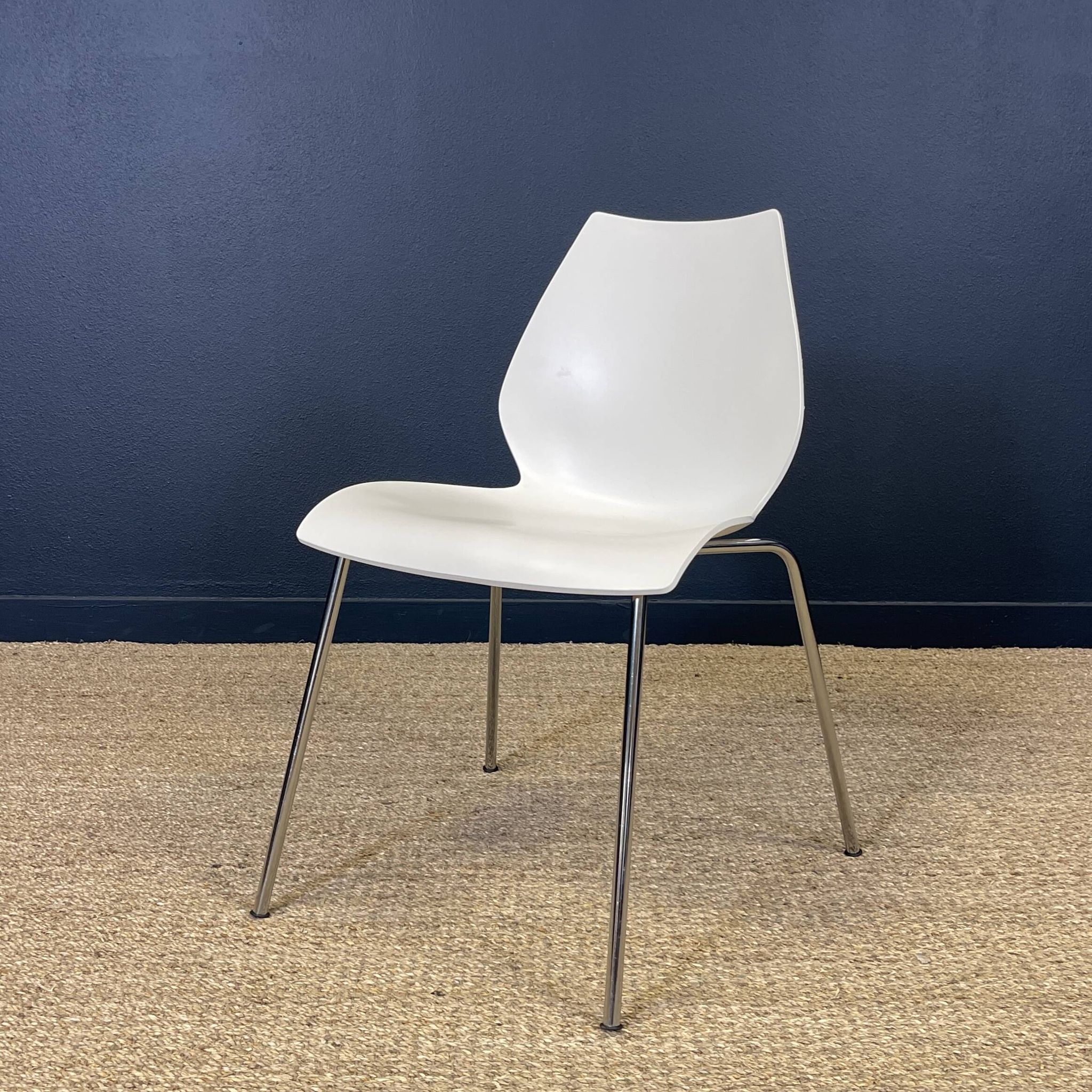 Set of 4 white Maui chairs by Magistretti for Kartell 2000s Italy