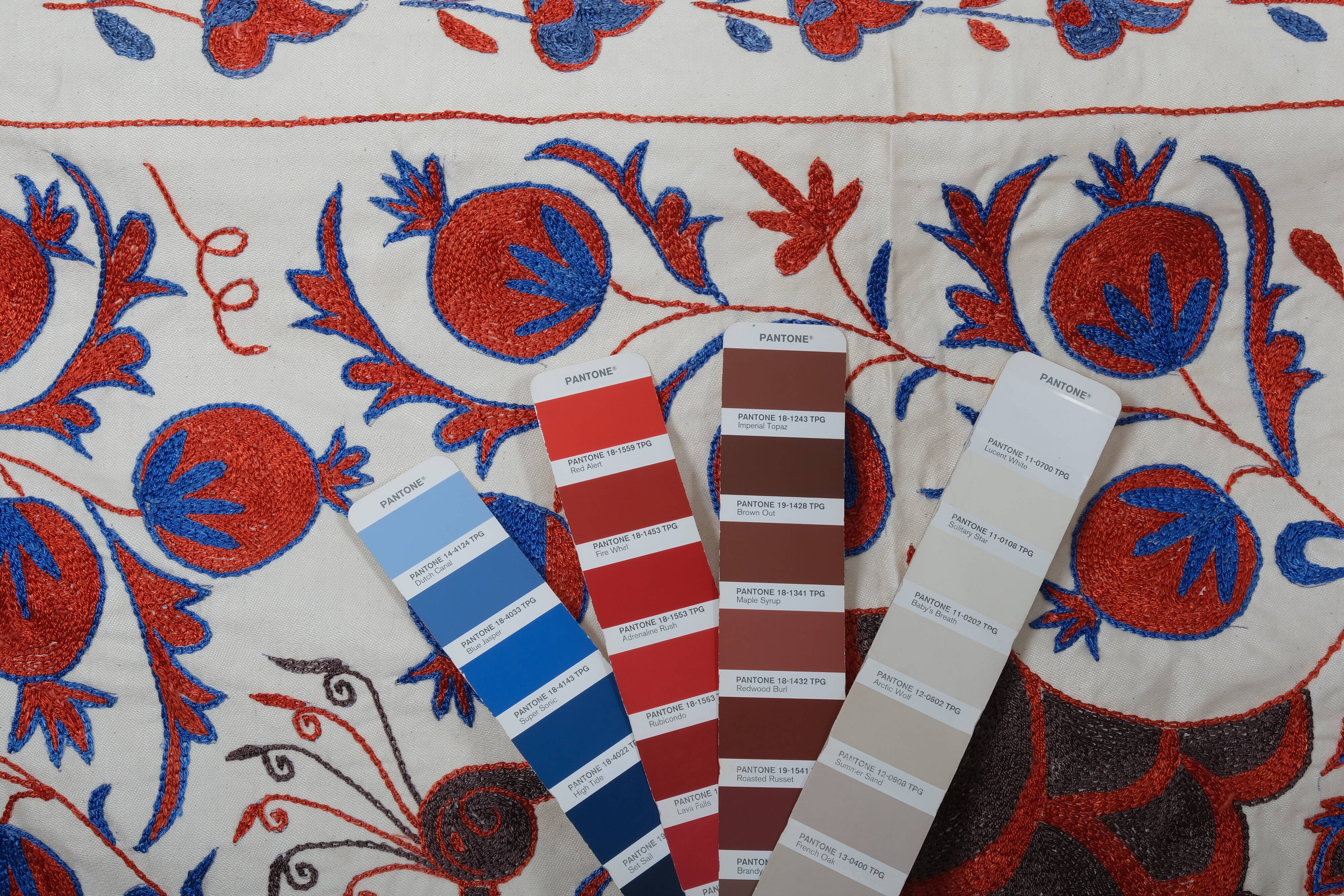 Hand knotted rug, vintage Turkish rug 109x186 cm