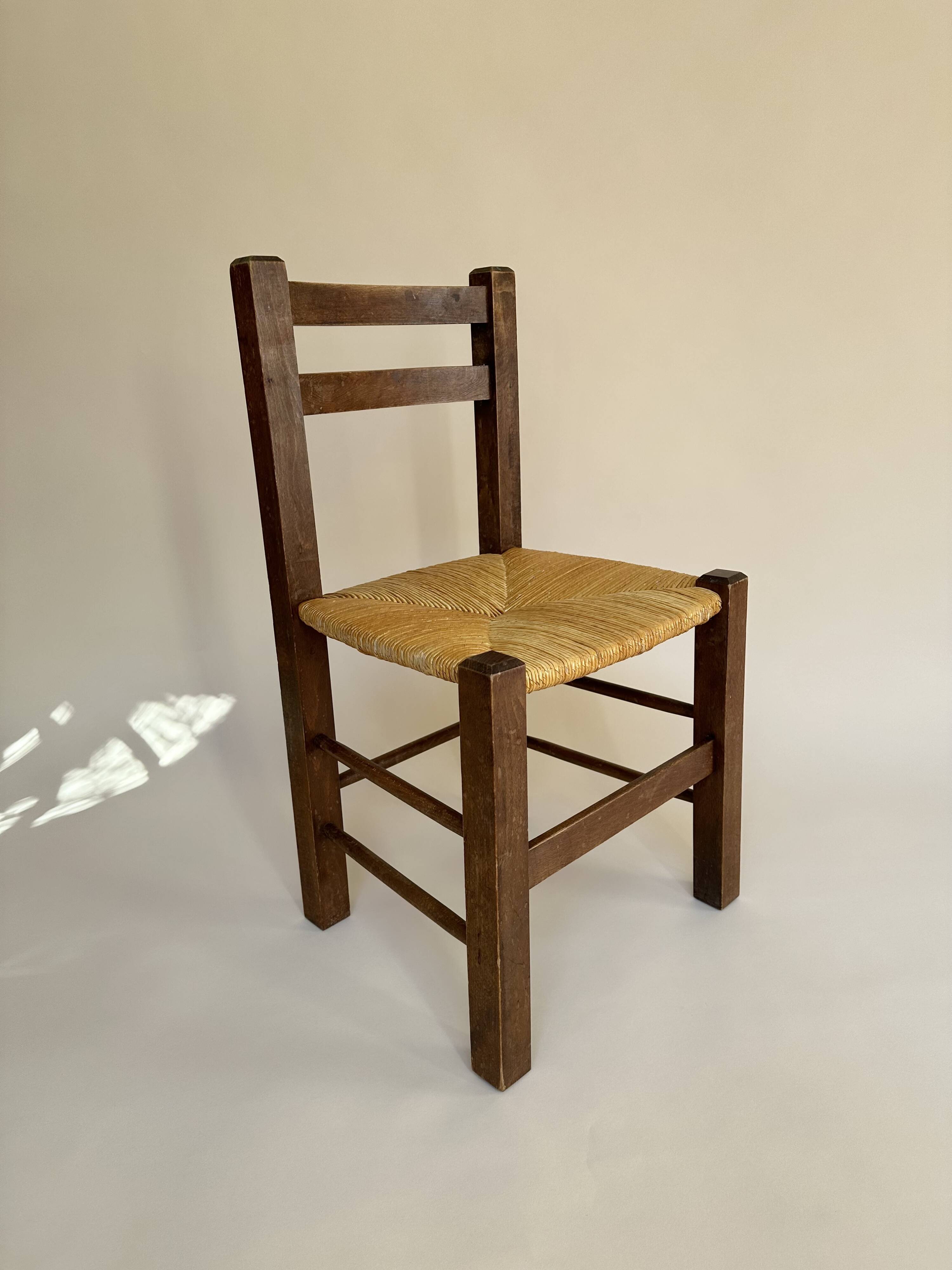 Set de quatre chaises paysannes paillées