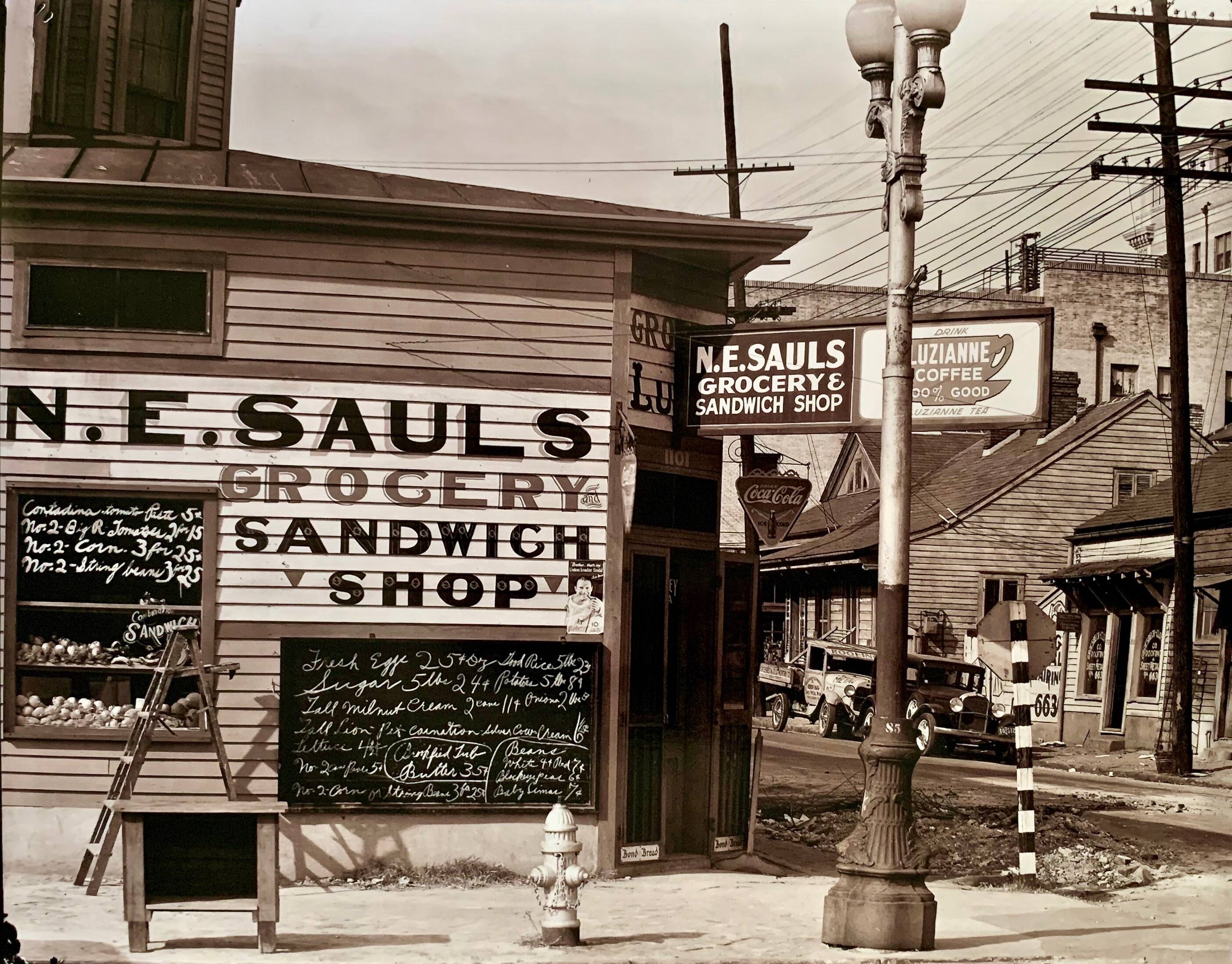 📸 Original photograph – Walker Evans, 1936 Sandwich shop front
