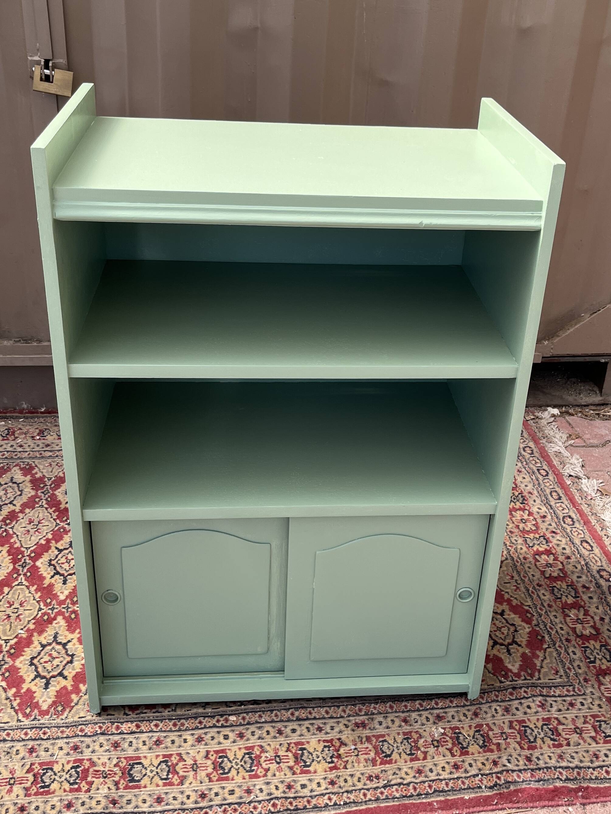 Hi-fi cabinet