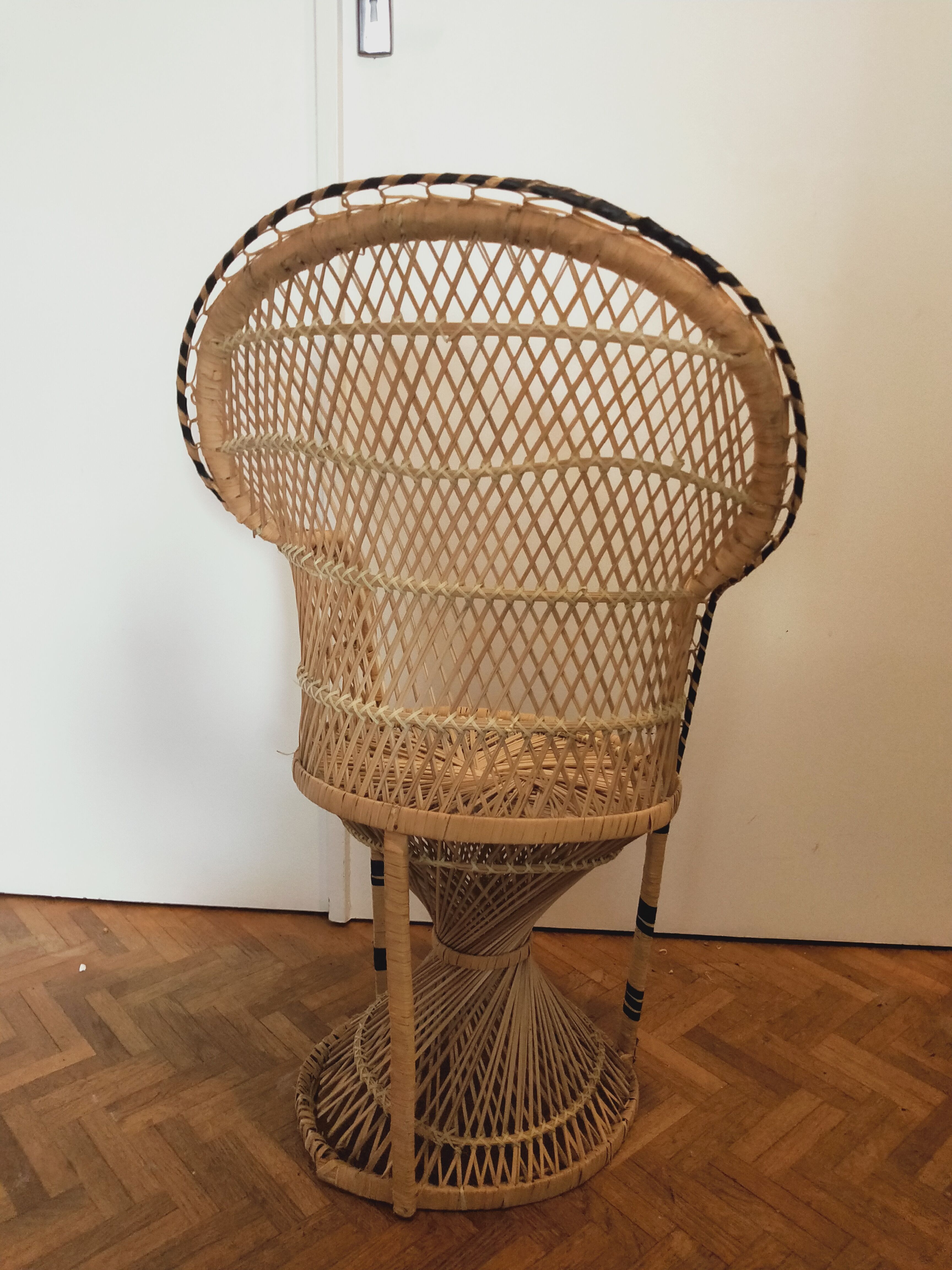 Emmanuelle child chair