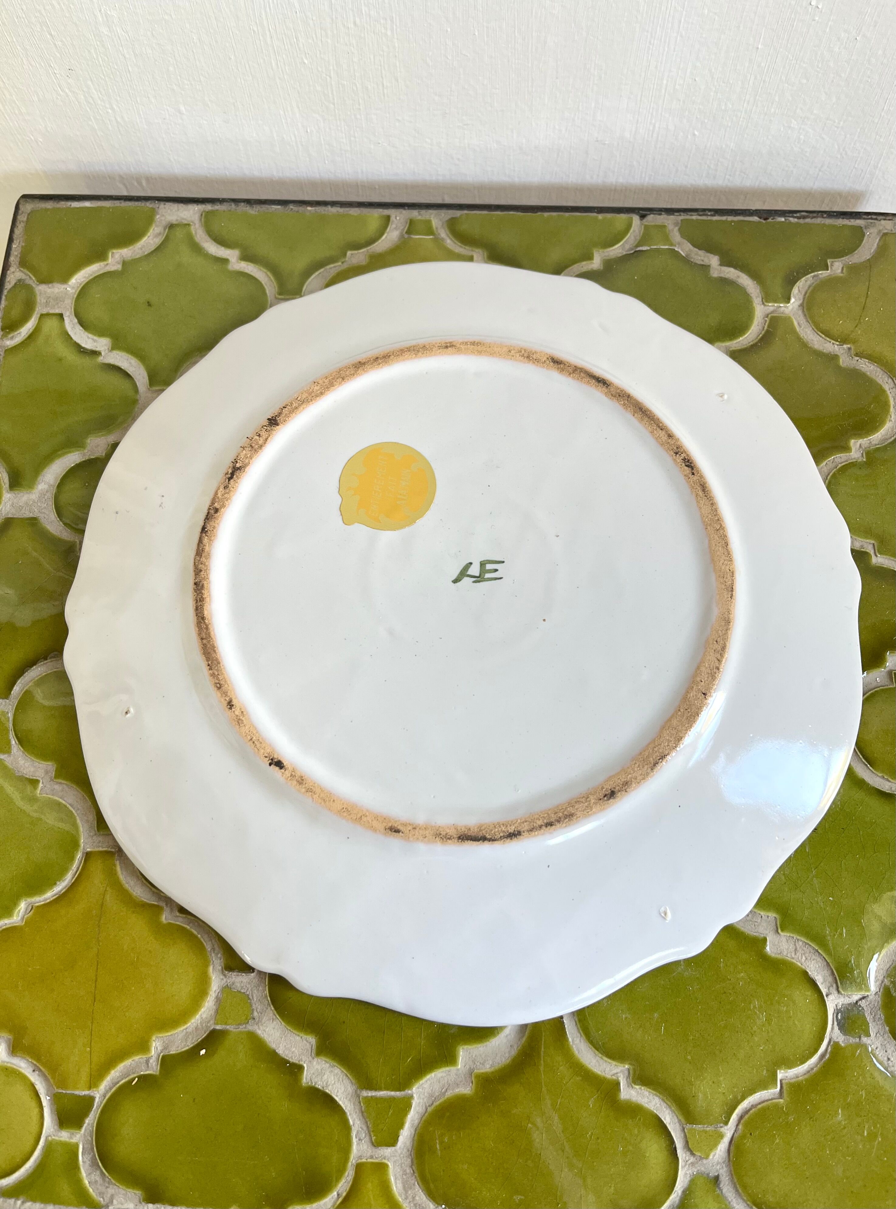 Decorative ceramic plate