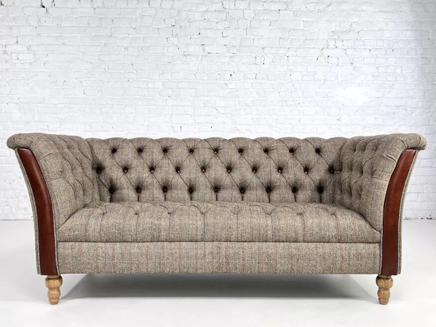 Canapé Chesterfield en cuir, tissu et bois