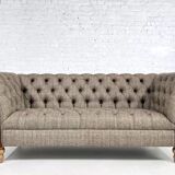 Canapé Chesterfield en cuir, tissu et bois